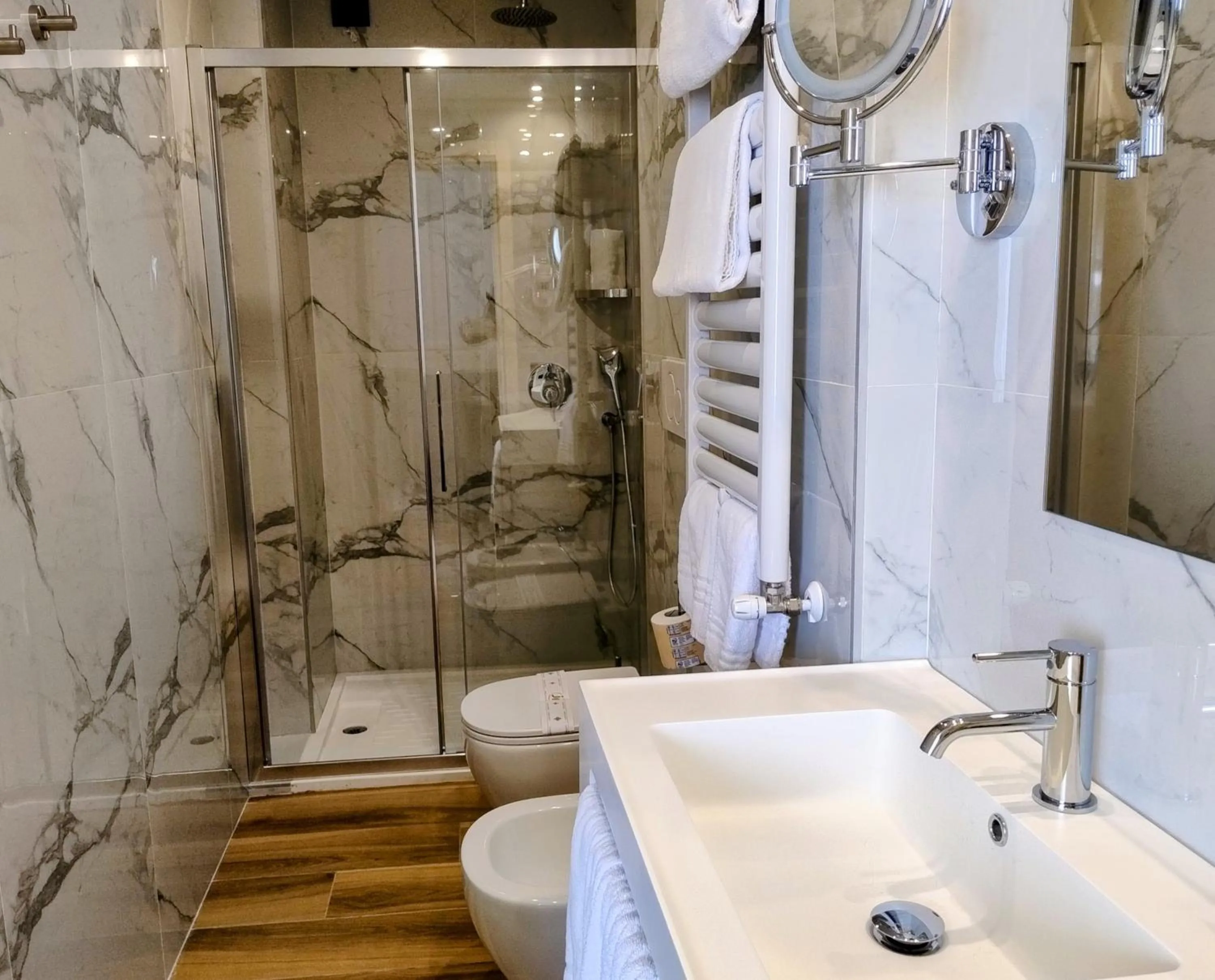 Bathroom in JR Hotels Bocconi Milano