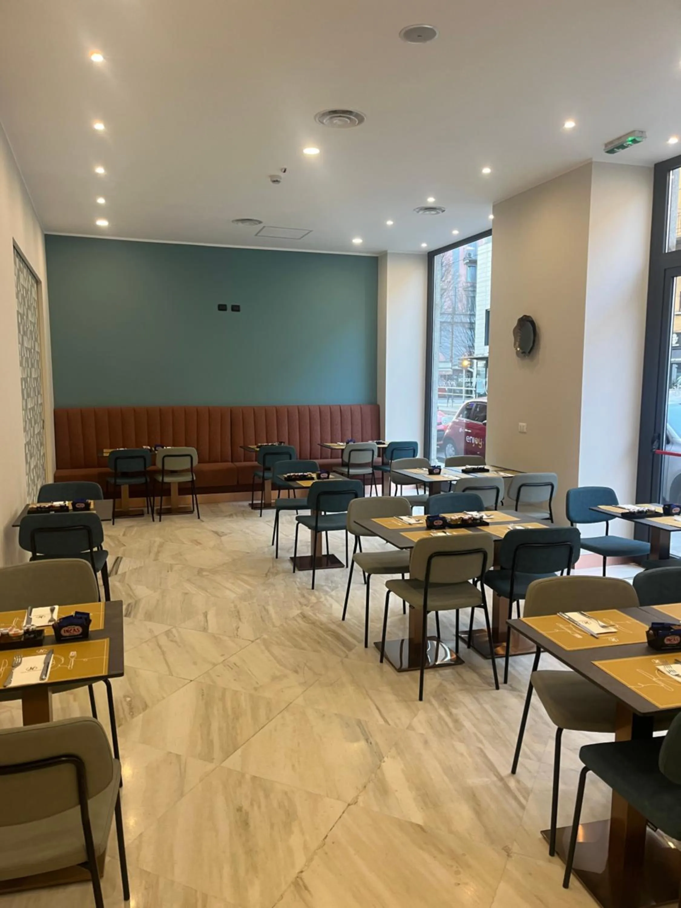 Restaurant/places to eat in JR Hotels Bocconi Milano