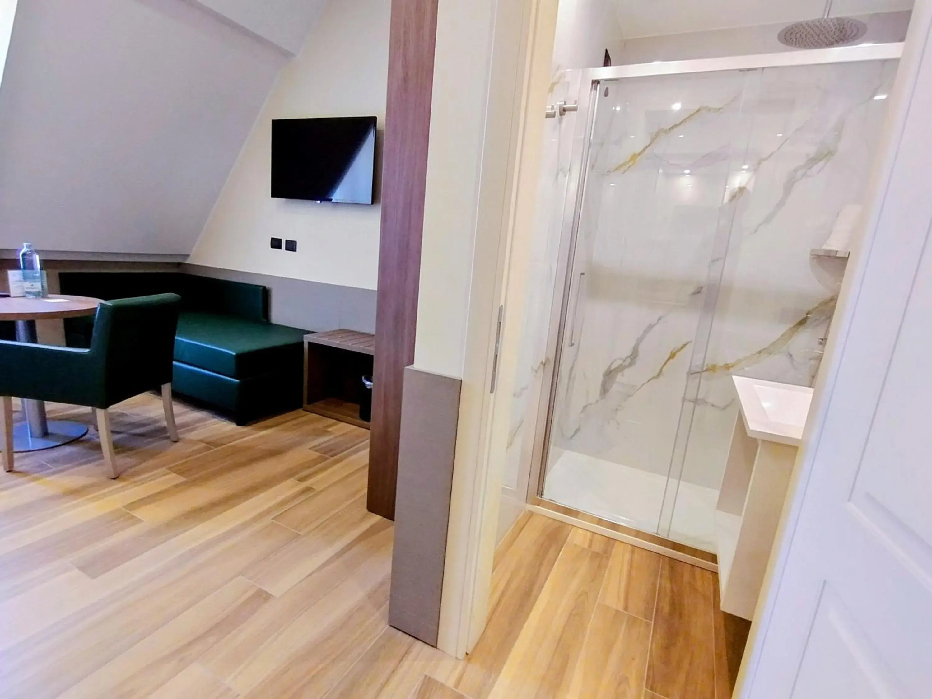 Photo of the whole room in JR Hotels Bocconi Milano Photo of the whole room in JR Hotels Bocconi Milano