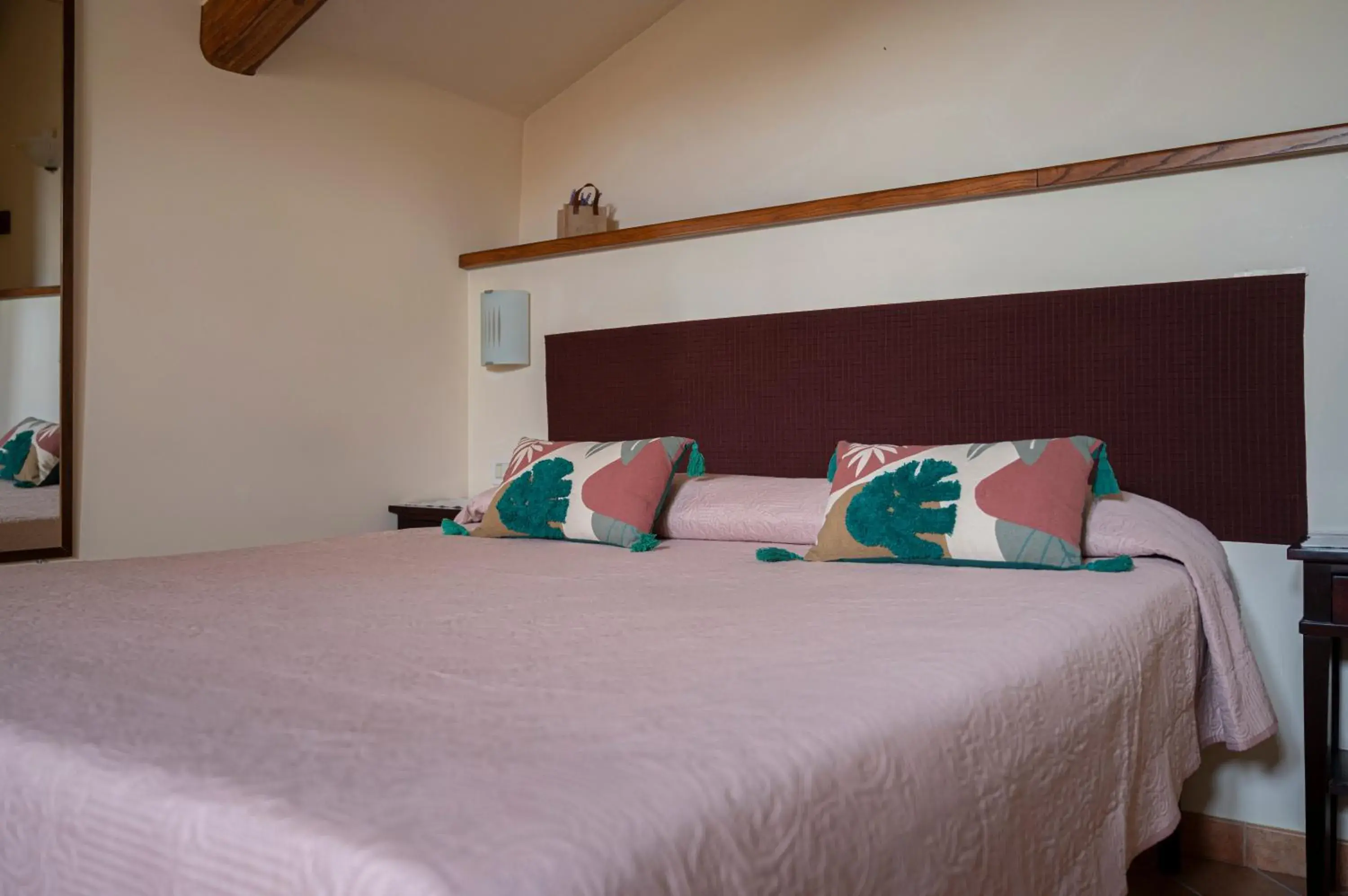 Double Room with Private Bathroom in Bed and Breakfast Donna Olimpia Double Room with Private Bathroom in Bed and Breakfast Donna Olimpia