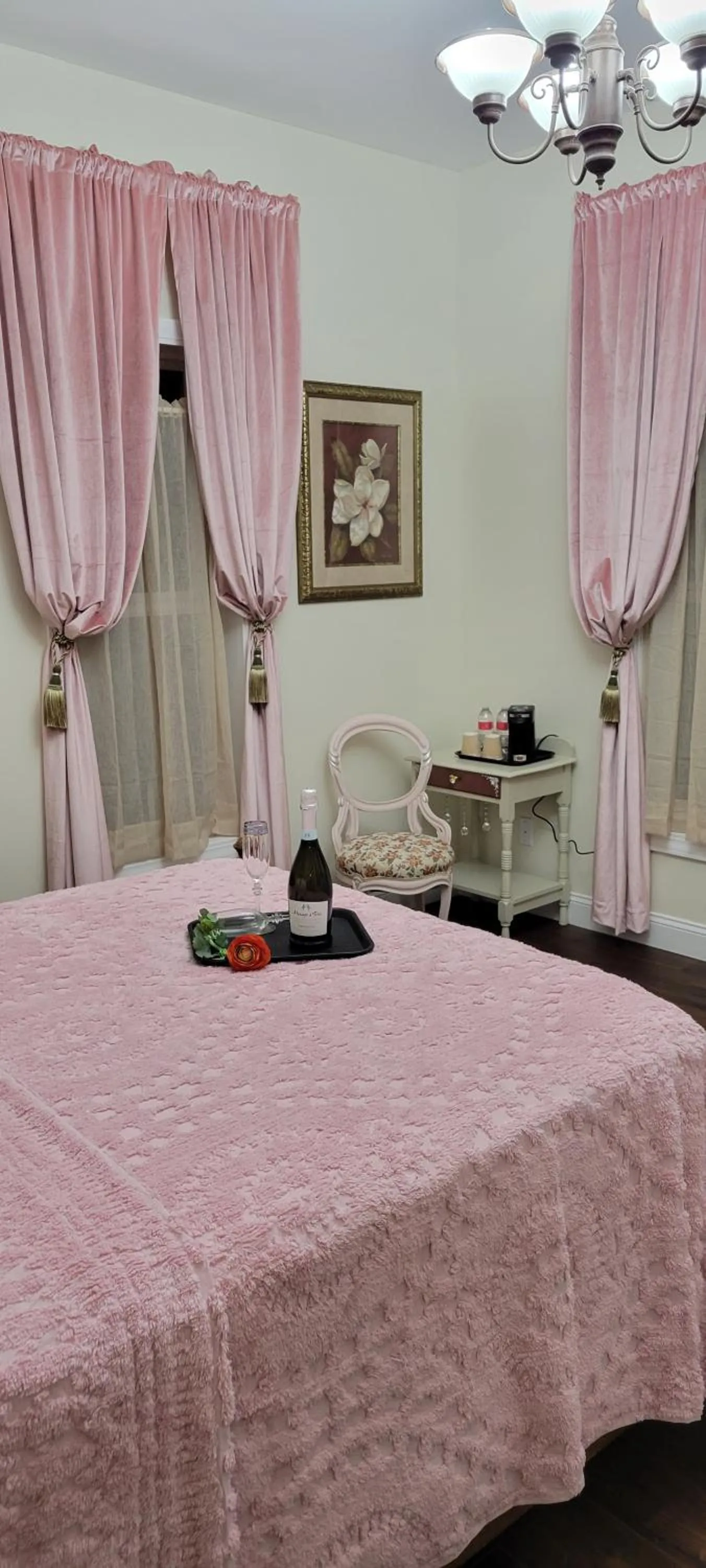 Bed in Holland Farmhouse Inn B&B