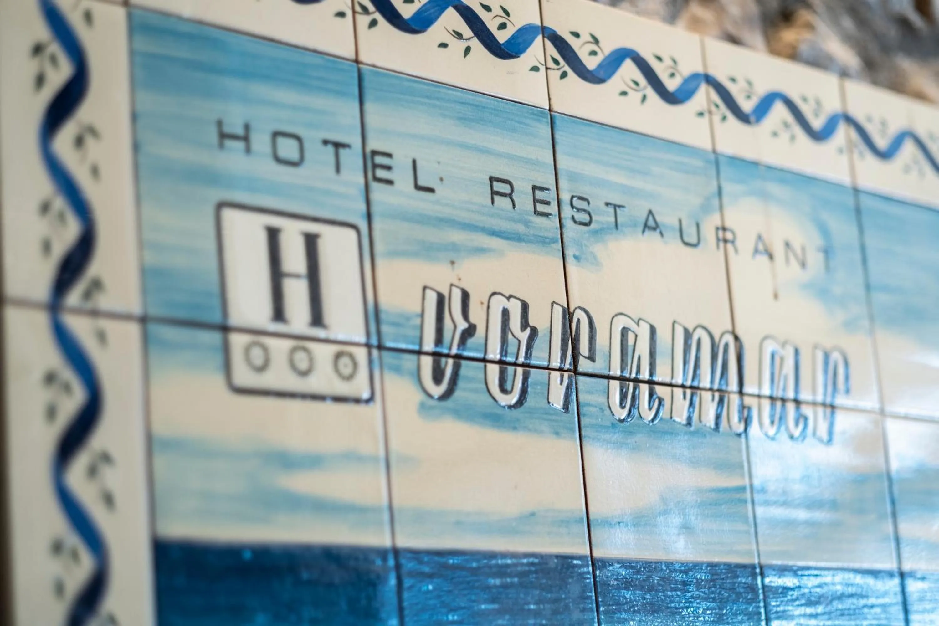 Restaurant/places to eat in Hotel Voramar