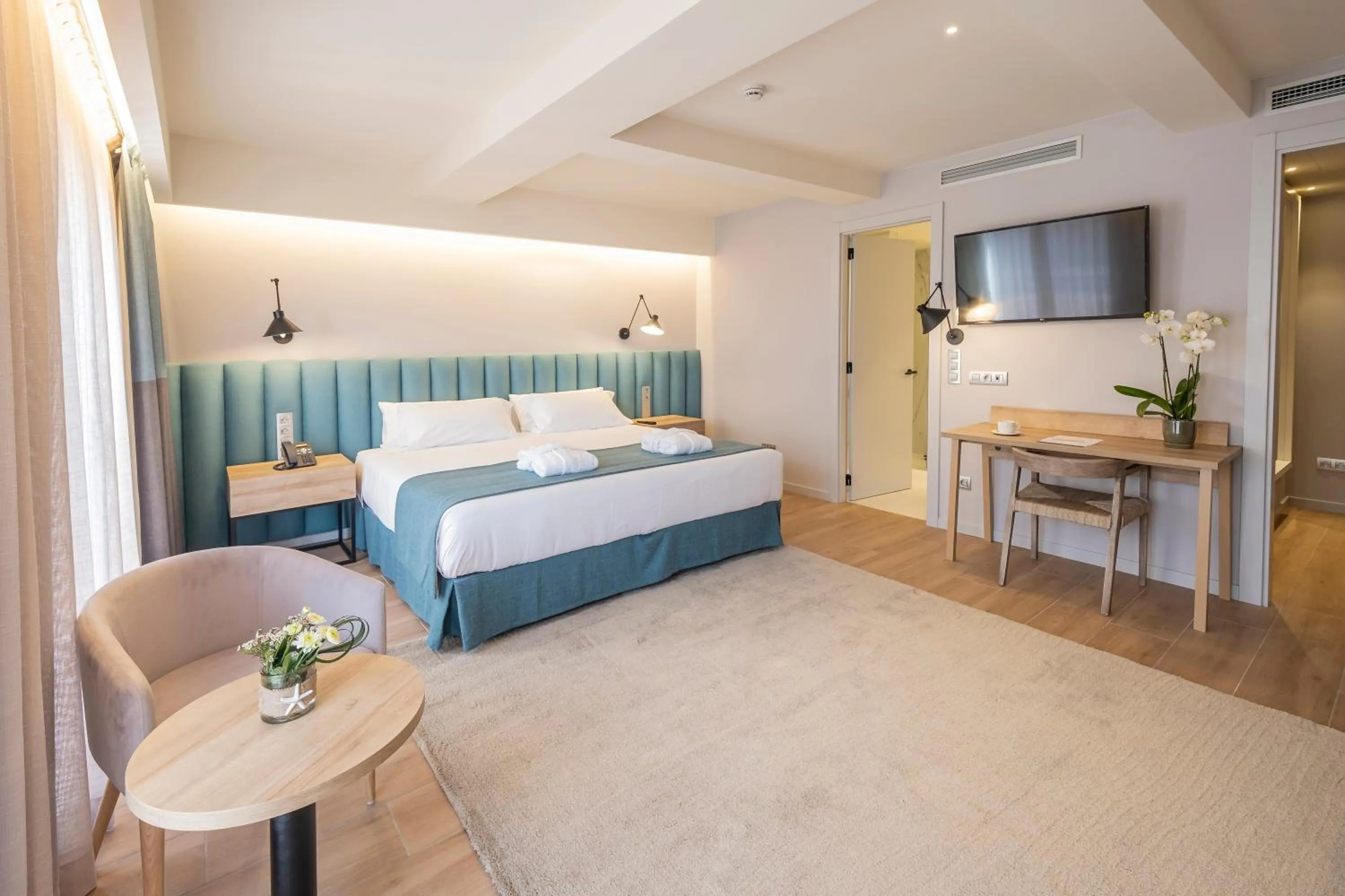 Photo of the whole room, Bed in Hotel Voramar