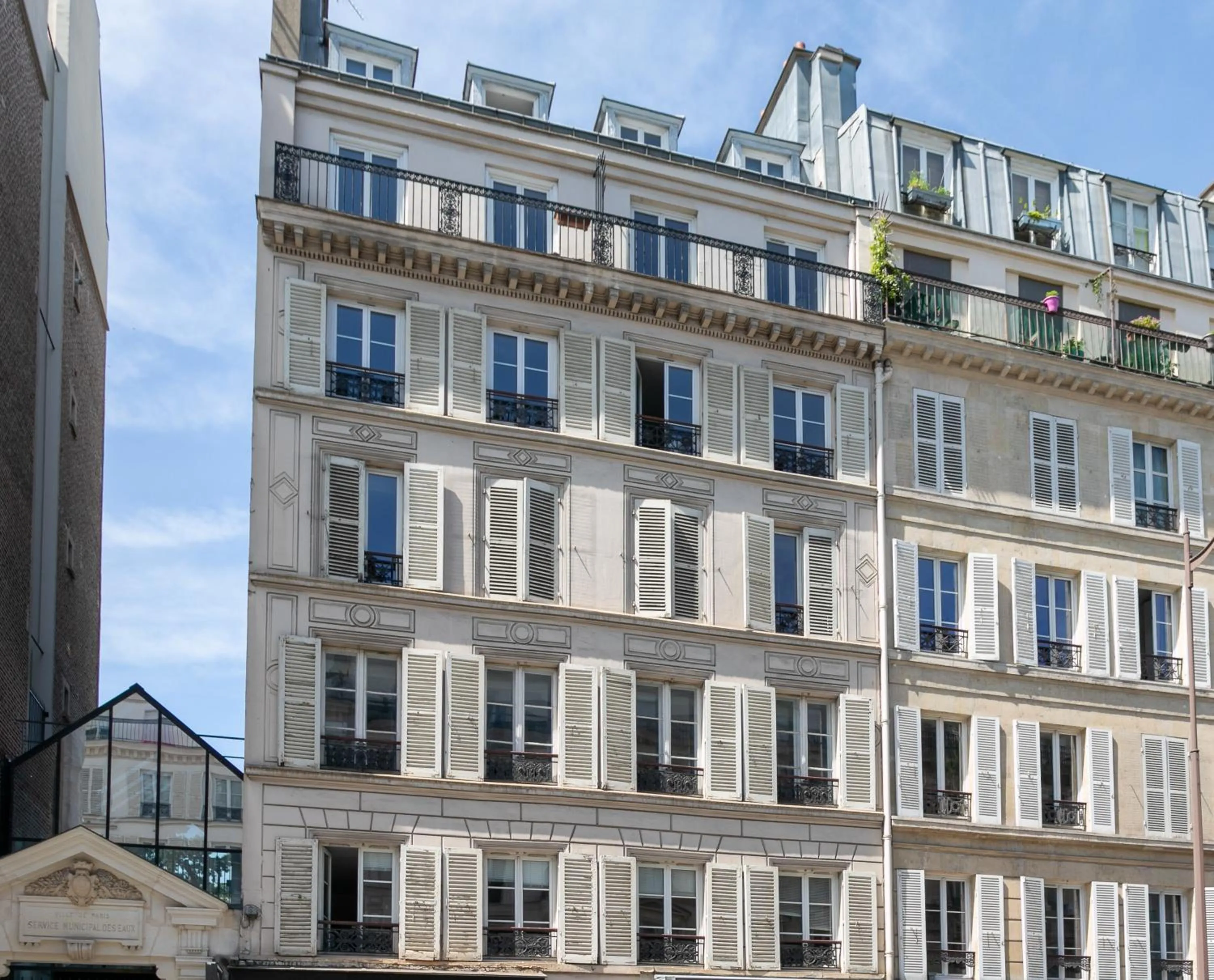 Property building in WS Notre-Dame - Linné