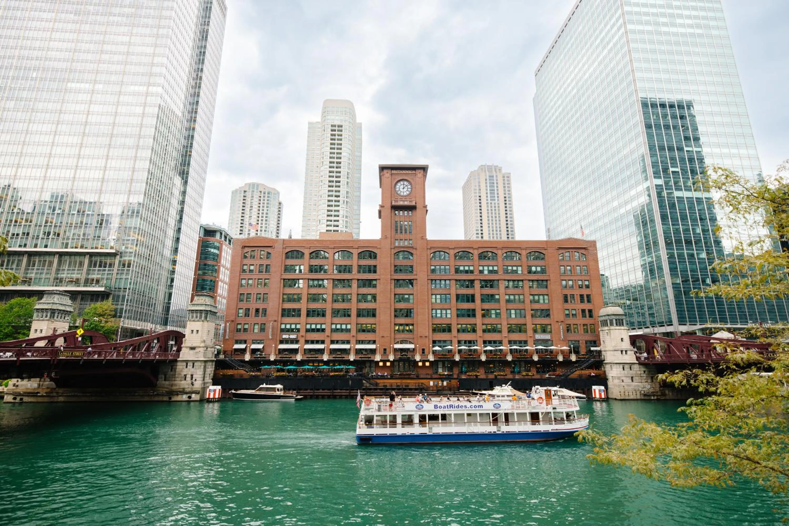 Nearby landmark in voco Chicago Downtown - Riverwalk by IHG
