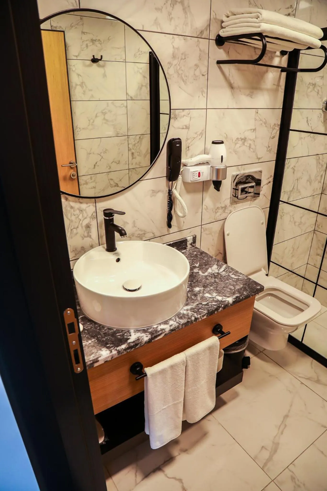 Shower in Şehrar Suite Hotel