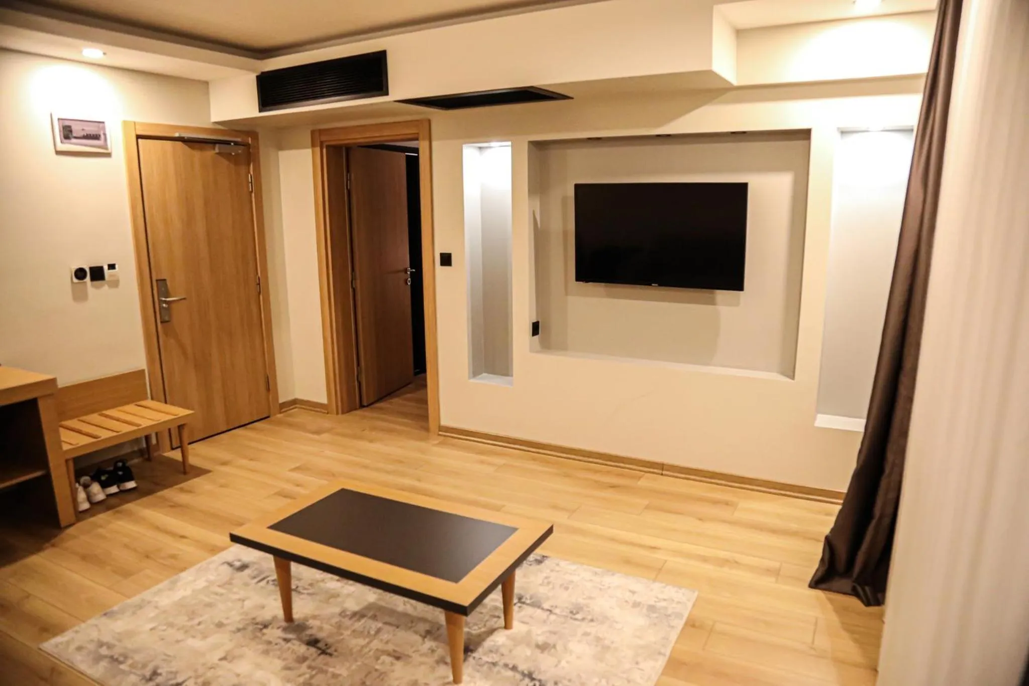 TV and multimedia in Şehrar Suite Hotel