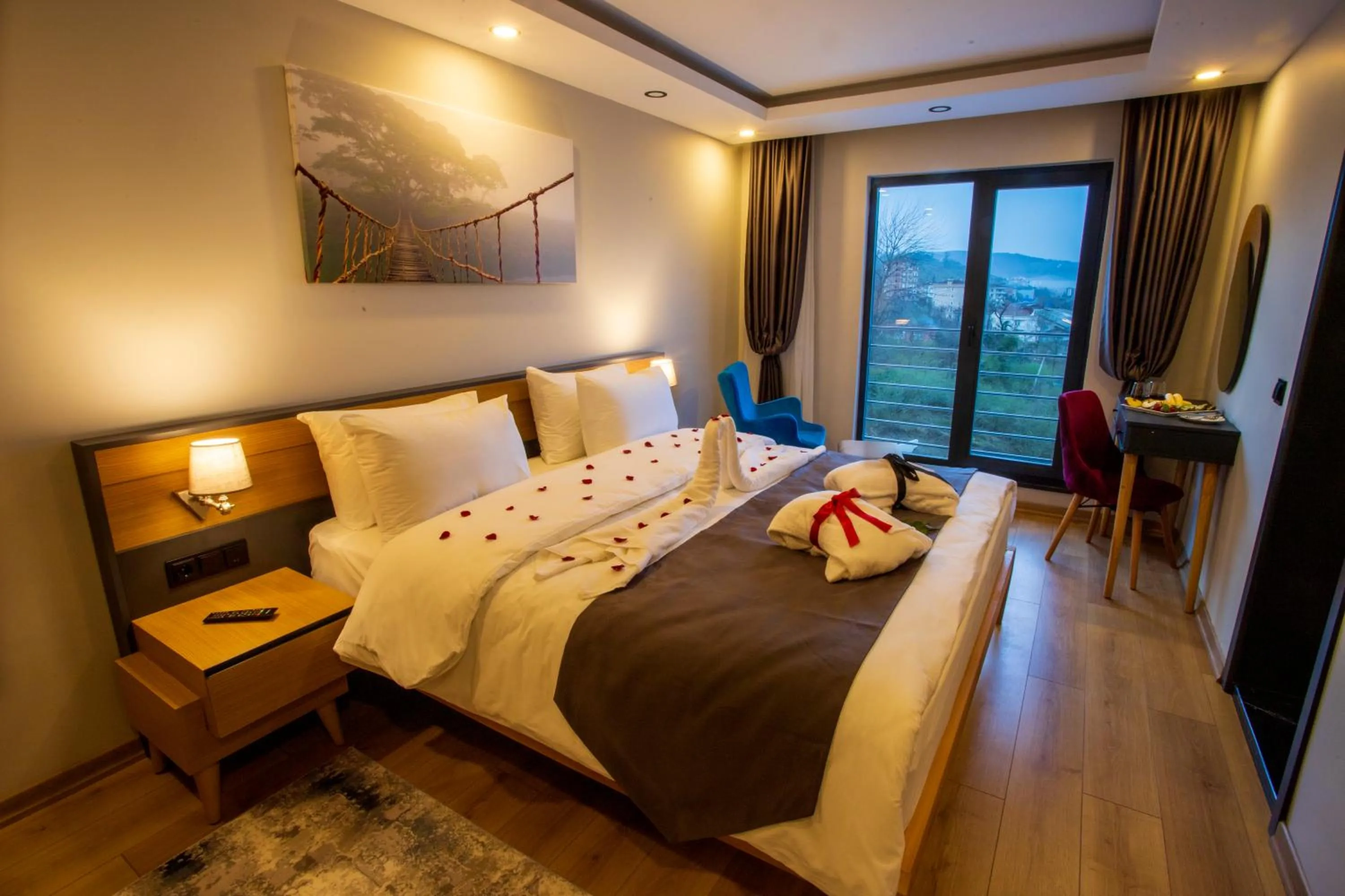 Photo of the whole room, Bed in Şehrar Suite Hotel