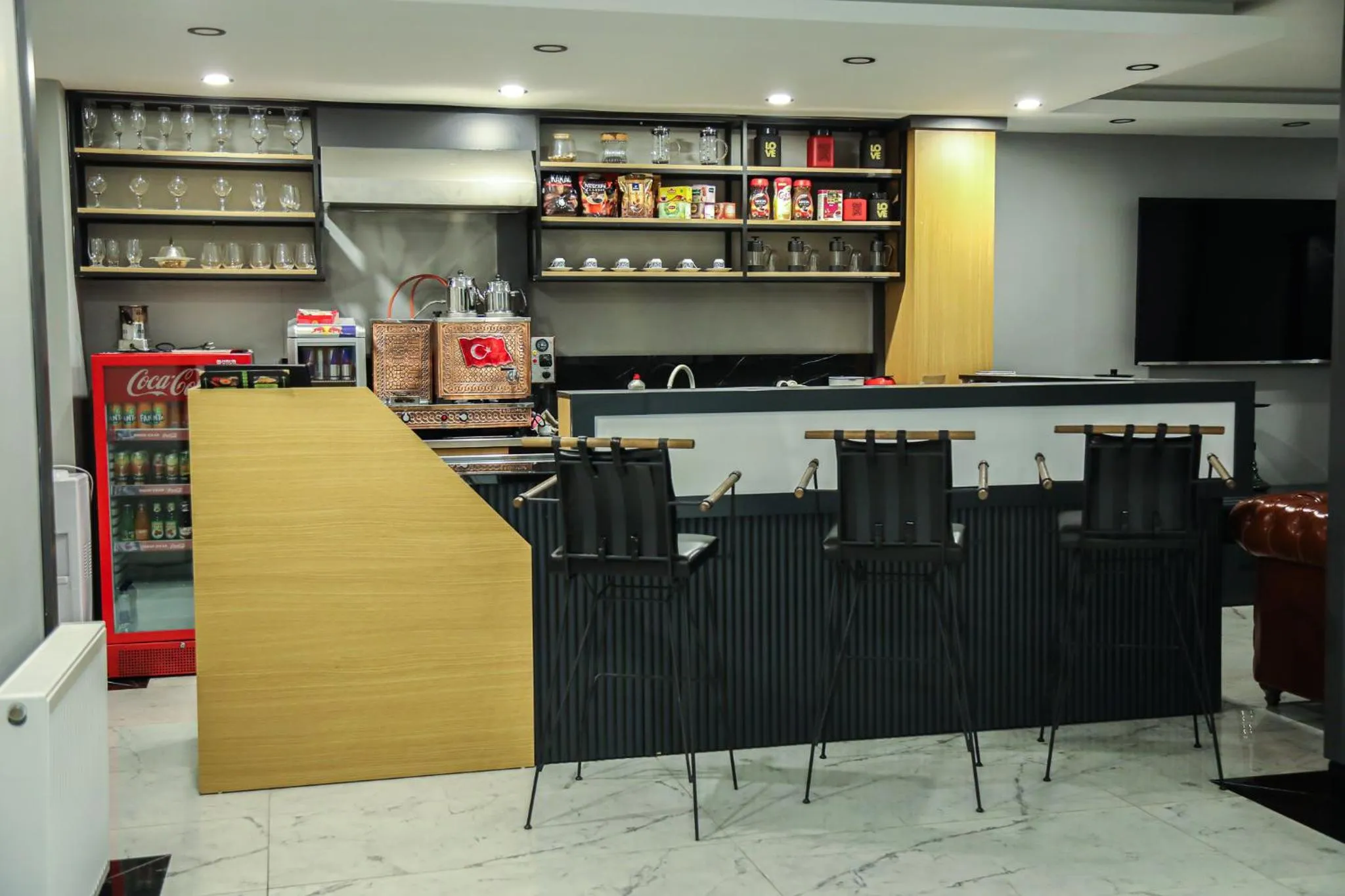 Kitchen or kitchenette in Şehrar Suite Hotel