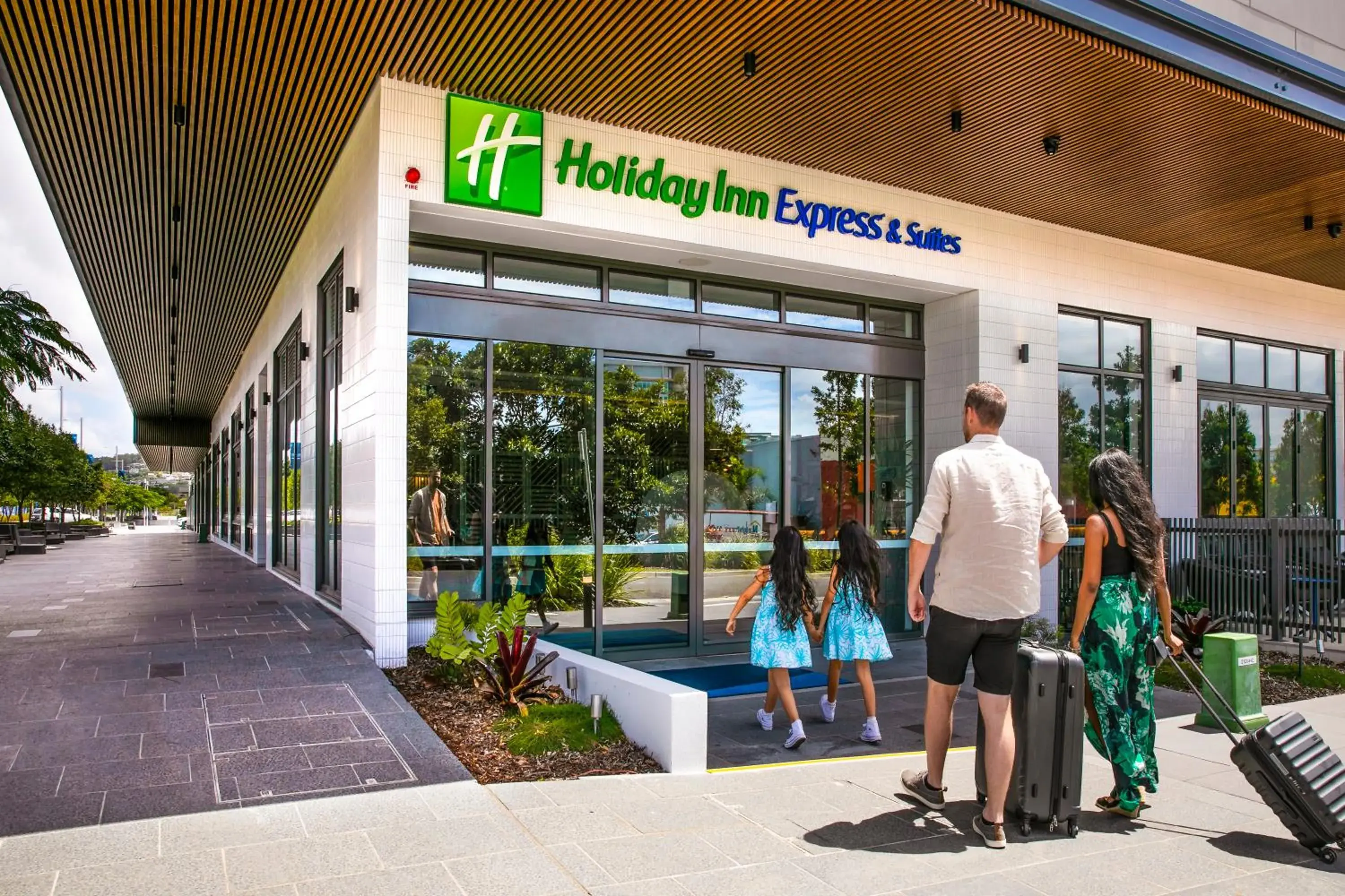 Facade/entrance in Holiday Inn Express & Suites Sunshine Coast by IHG Facade/entrance in Holiday Inn Express & Suites Sunshine Coast by IHG