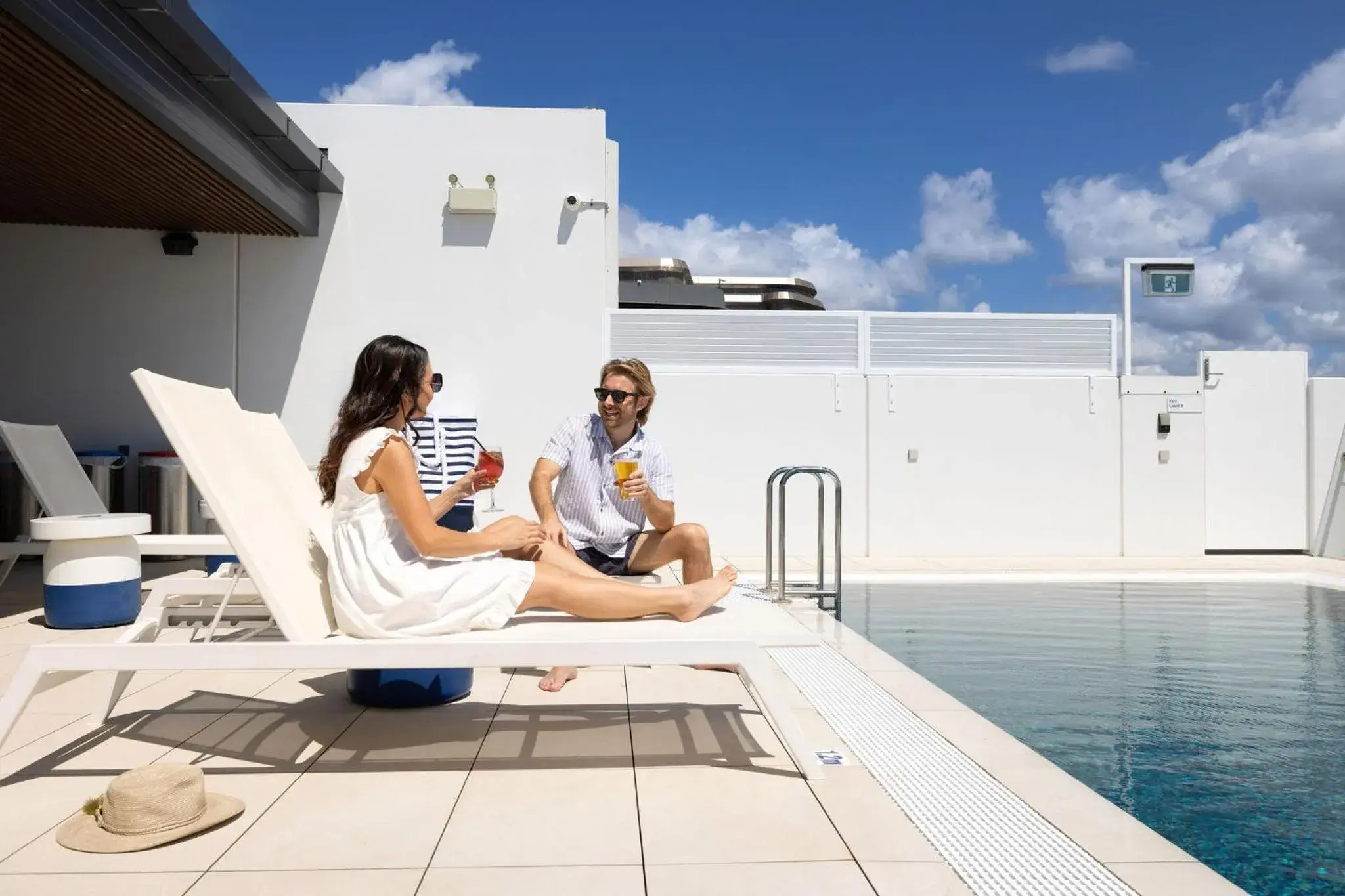 Pool view in Holiday Inn Express & Suites Sunshine Coast by IHG Pool view in Holiday Inn Express & Suites Sunshine Coast by IHG