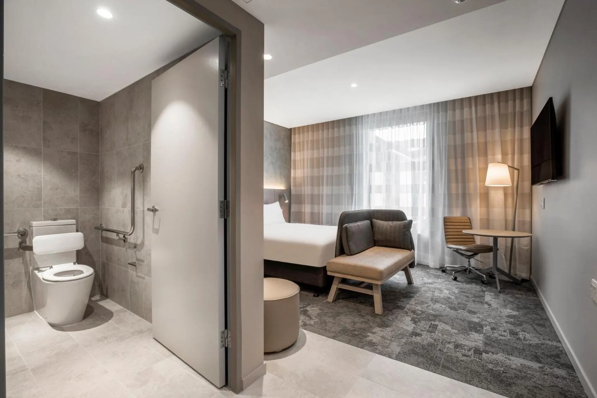 Bedroom, Bed in Holiday Inn Express & Suites Sunshine Coast by IHG