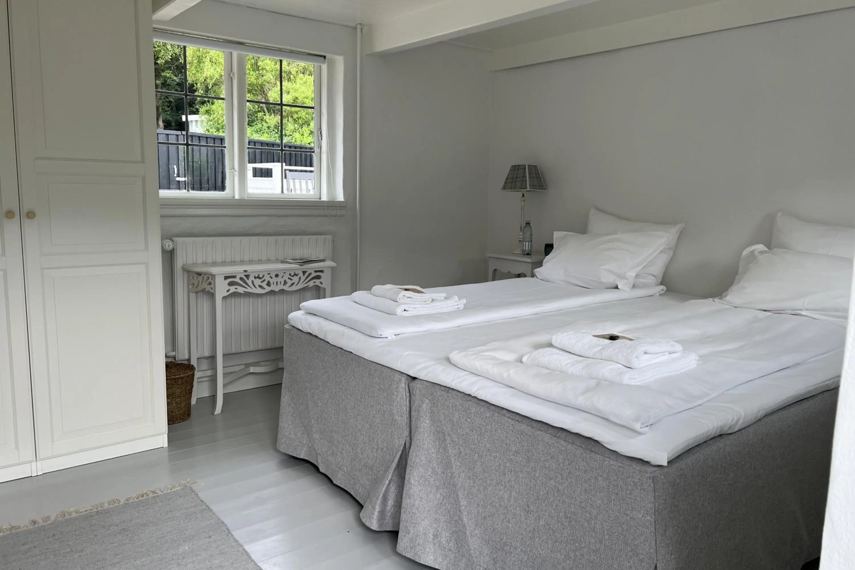 Bedroom, Bed in Melsted Badehotel