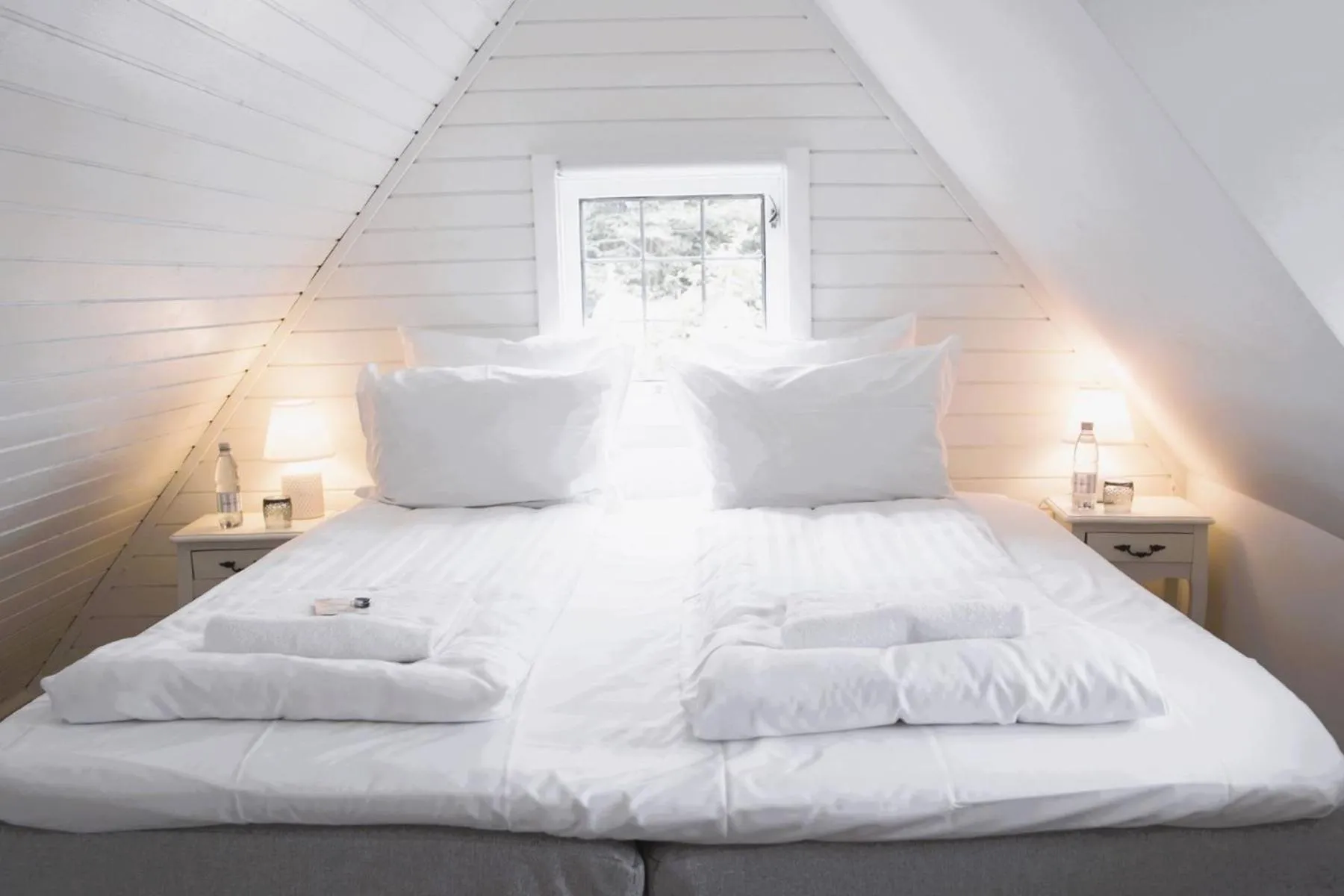 Bedroom, Bed in Melsted Badehotel