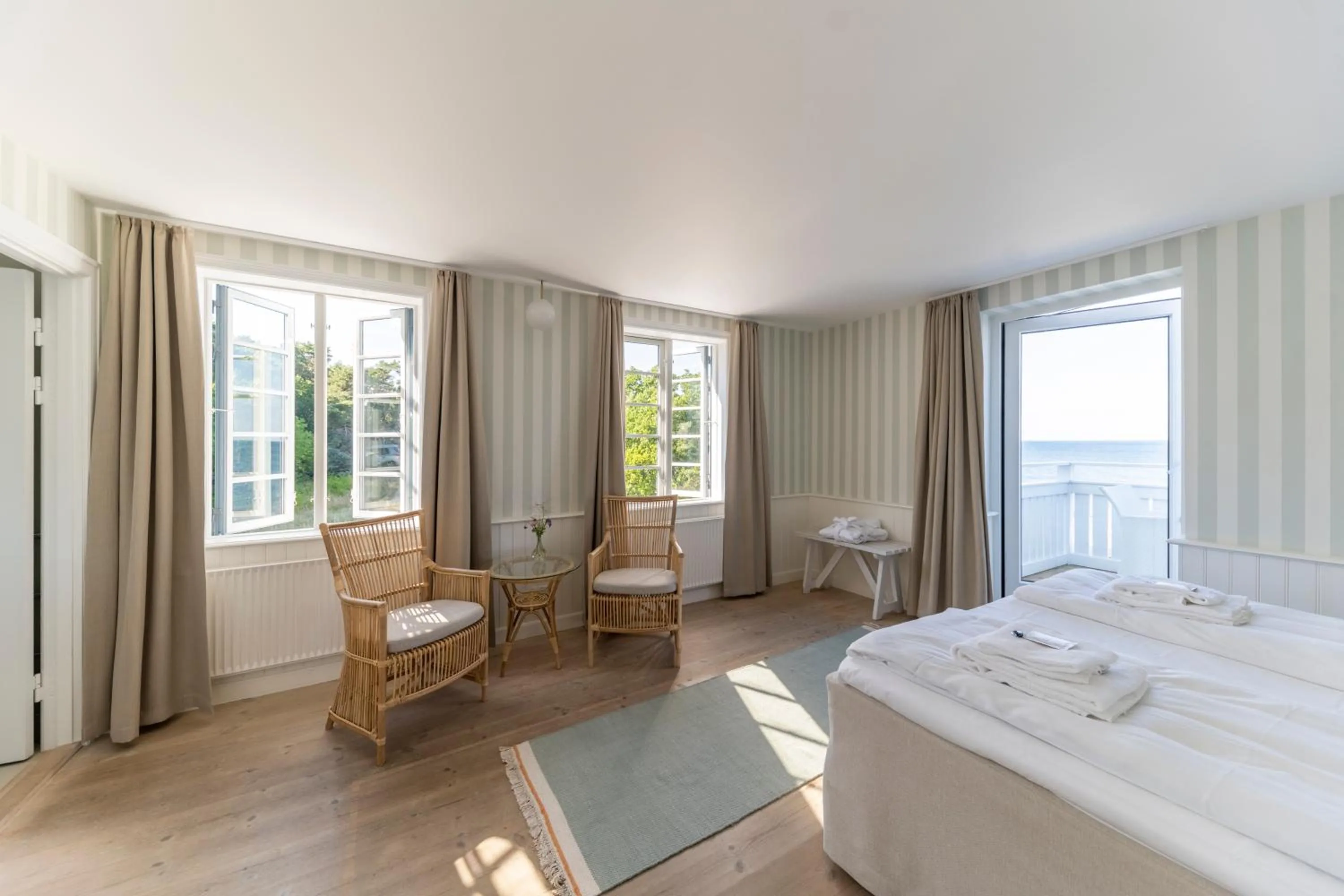 Bedroom, Bed in Melsted Badehotel