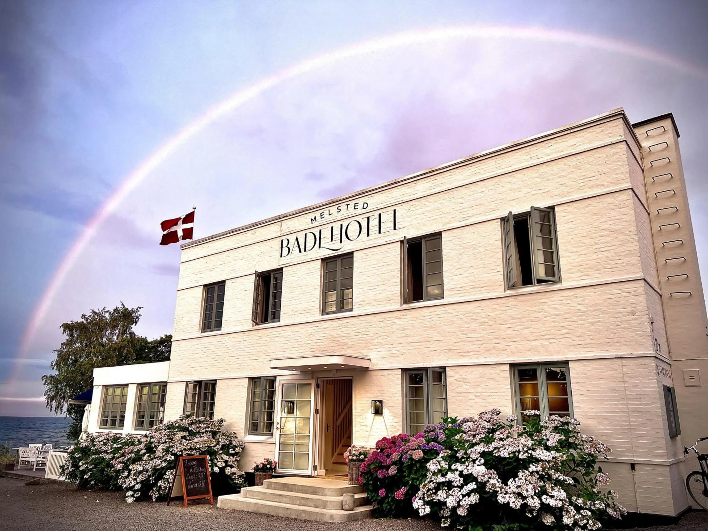 Property building in Melsted Badehotel