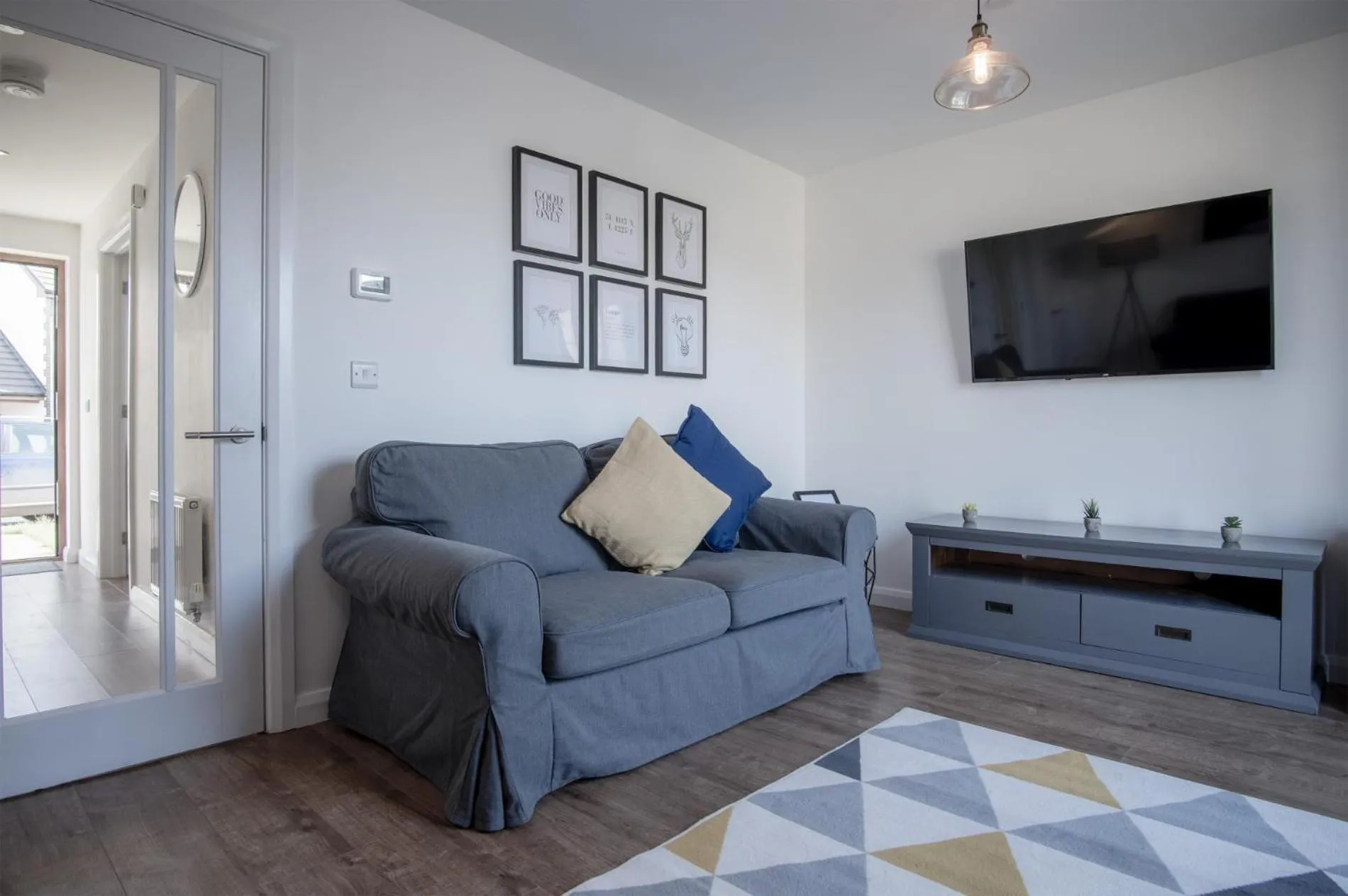 Floor plan in Johnnys Cove - 2 Bedroom Holiday Home - New Hedges