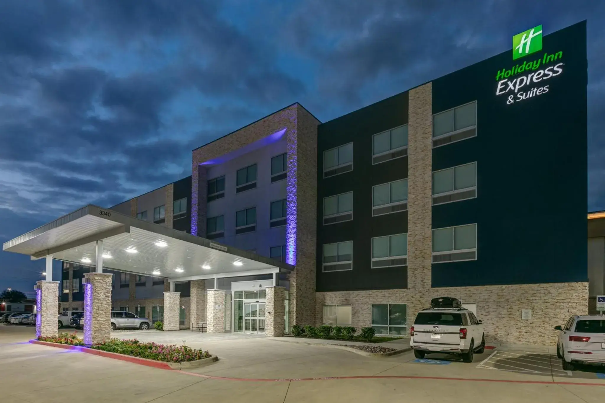 Property building in HOLIDAY INN EXPRESS & SUITES DALLAS PLANO NORTH by IHG Property building in HOLIDAY INN EXPRESS & SUITES DALLAS PLANO NORTH by IHG