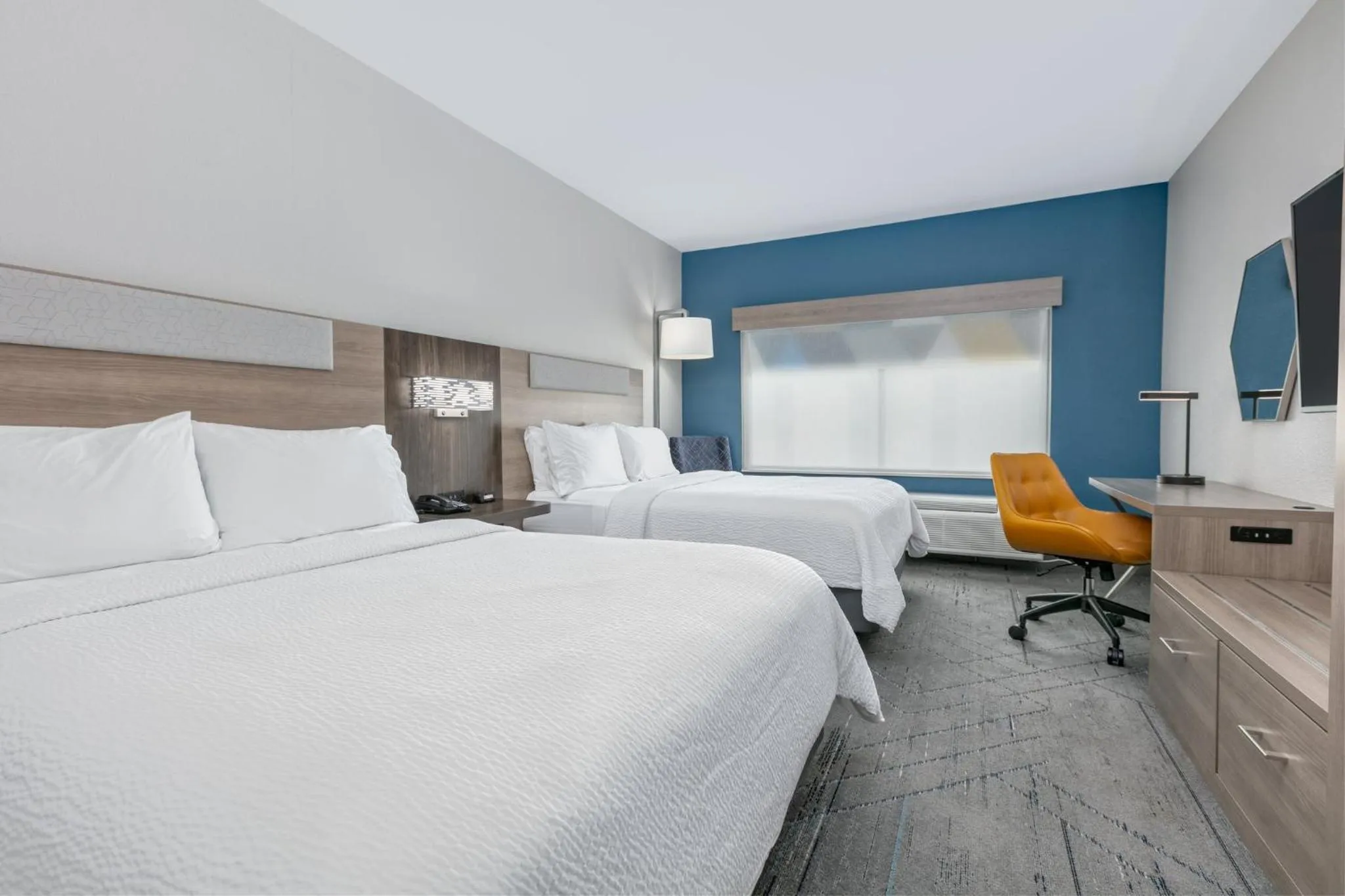 Photo of the whole room, Bed in HOLIDAY INN EXPRESS & SUITES DALLAS PLANO NORTH by IHG