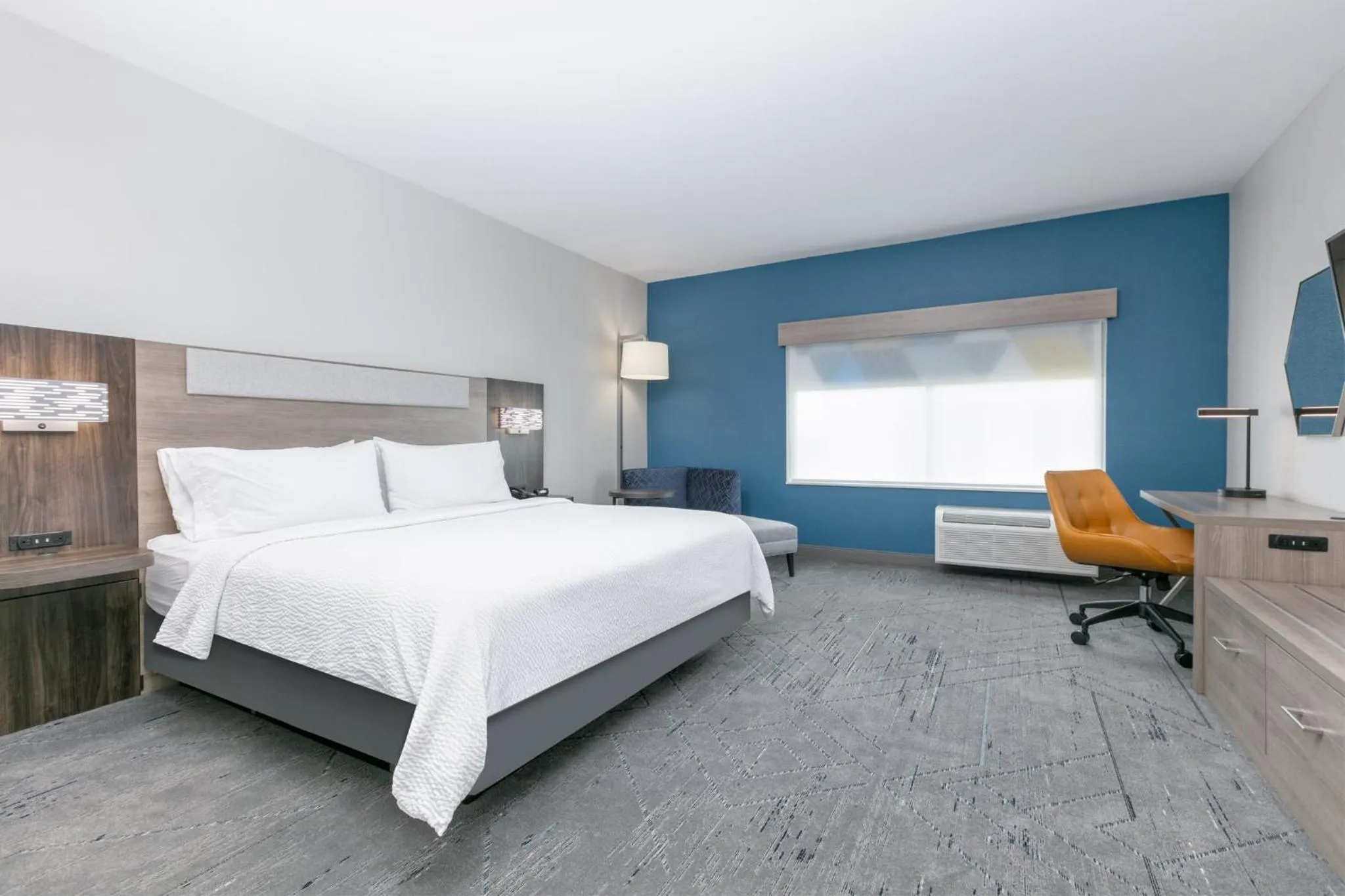 Photo of the whole room, Bed in HOLIDAY INN EXPRESS & SUITES DALLAS PLANO NORTH by IHG