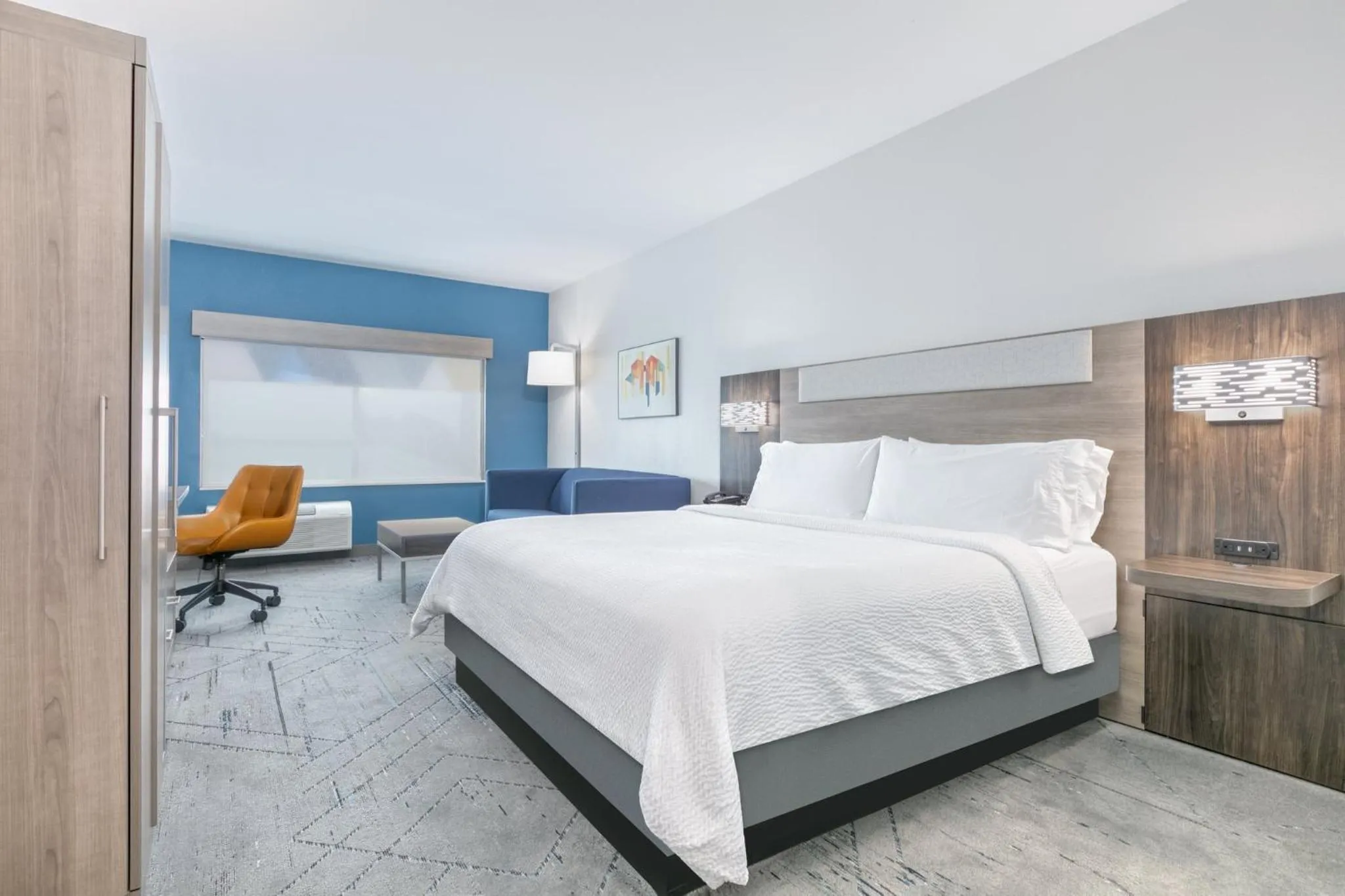 Bedroom, Bed in HOLIDAY INN EXPRESS & SUITES DALLAS PLANO NORTH by IHG