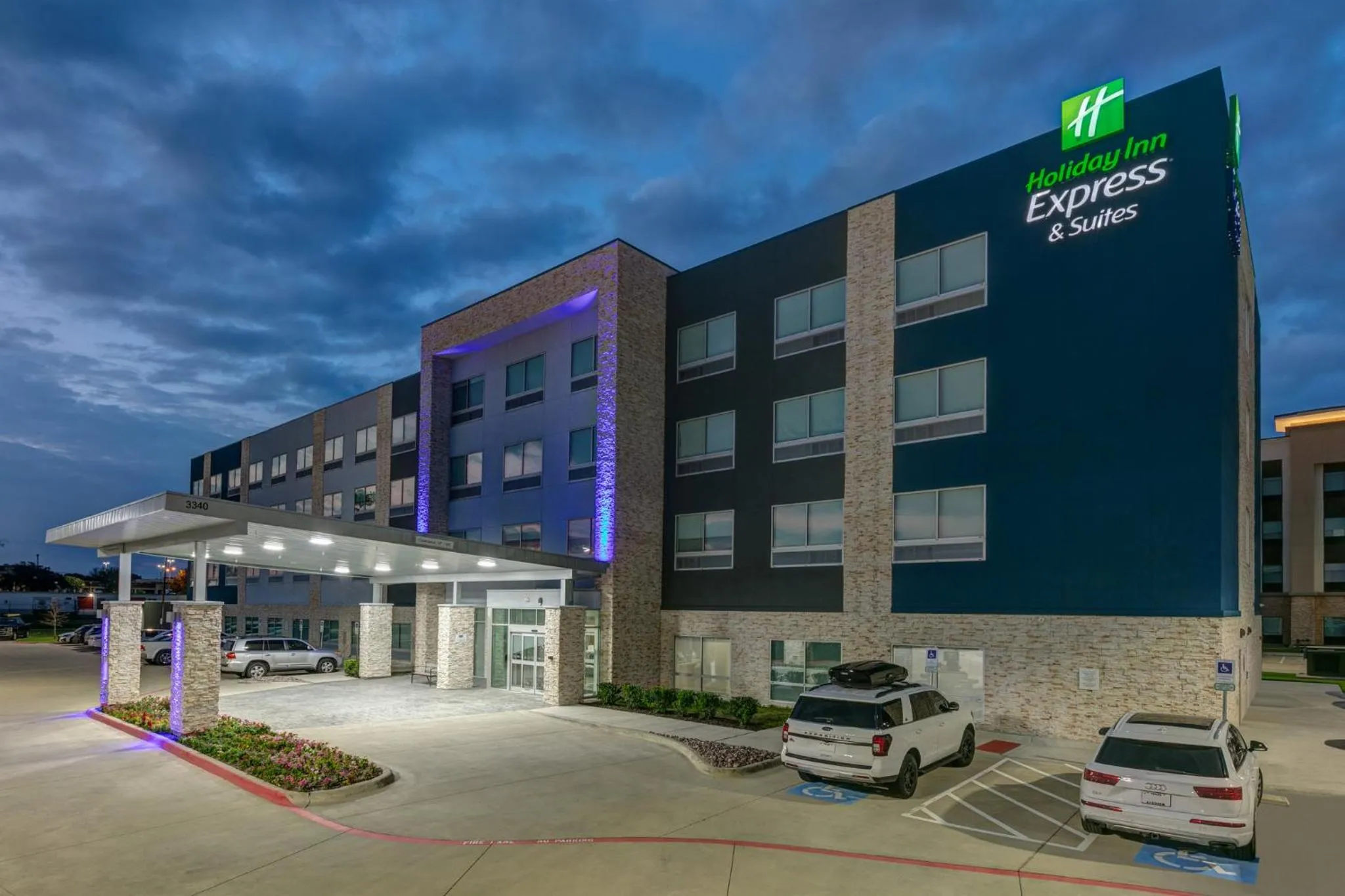 Property building in HOLIDAY INN EXPRESS & SUITES DALLAS PLANO NORTH by IHG