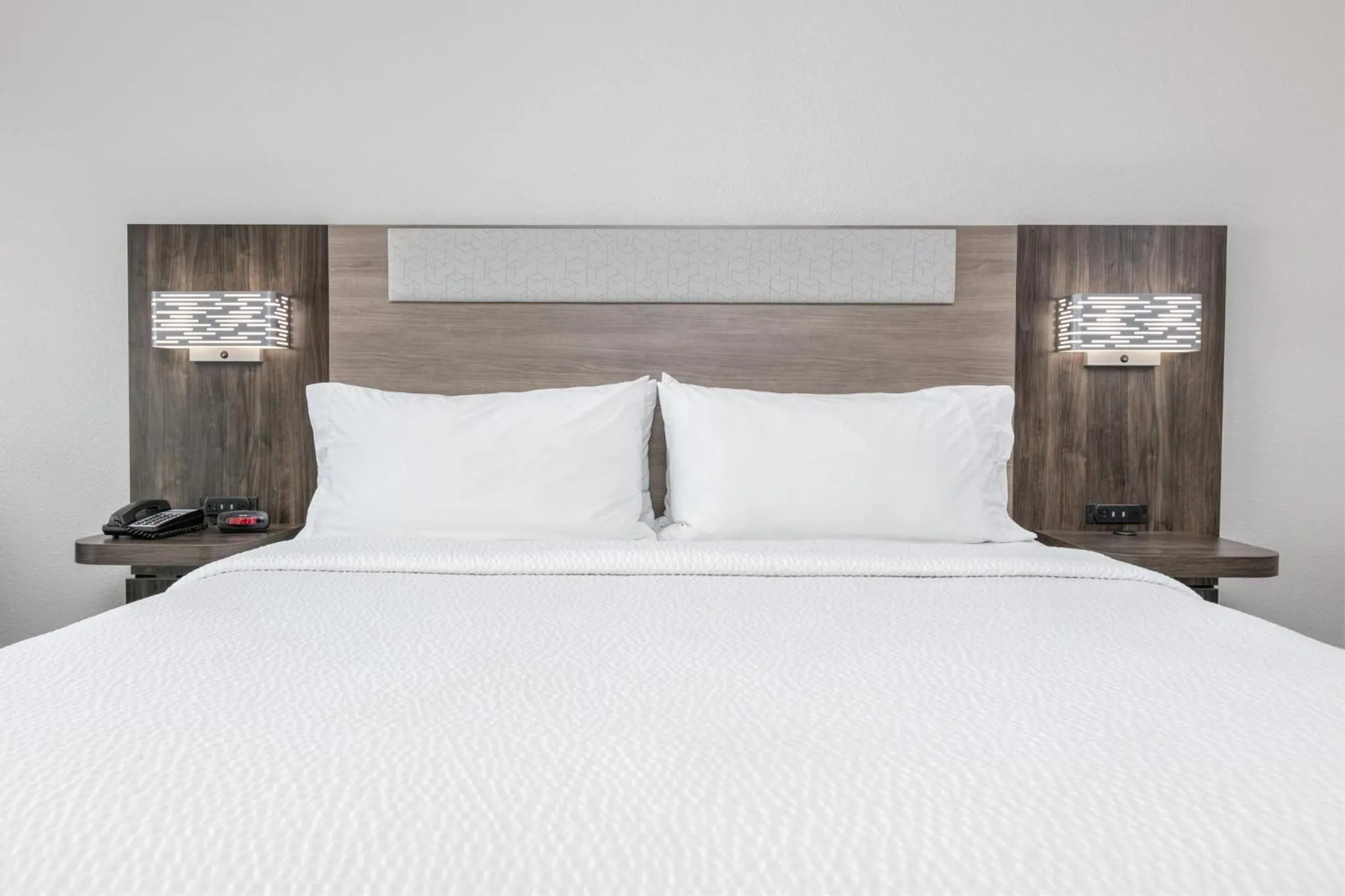 Photo of the whole room, Bed in HOLIDAY INN EXPRESS & SUITES DALLAS PLANO NORTH by IHG