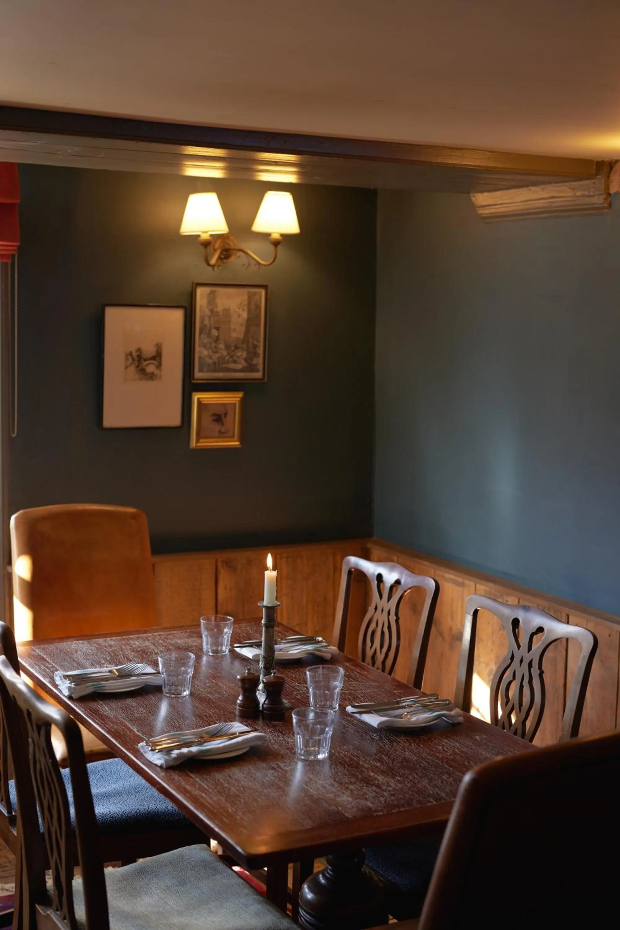 Dining area in The Bell & Crown