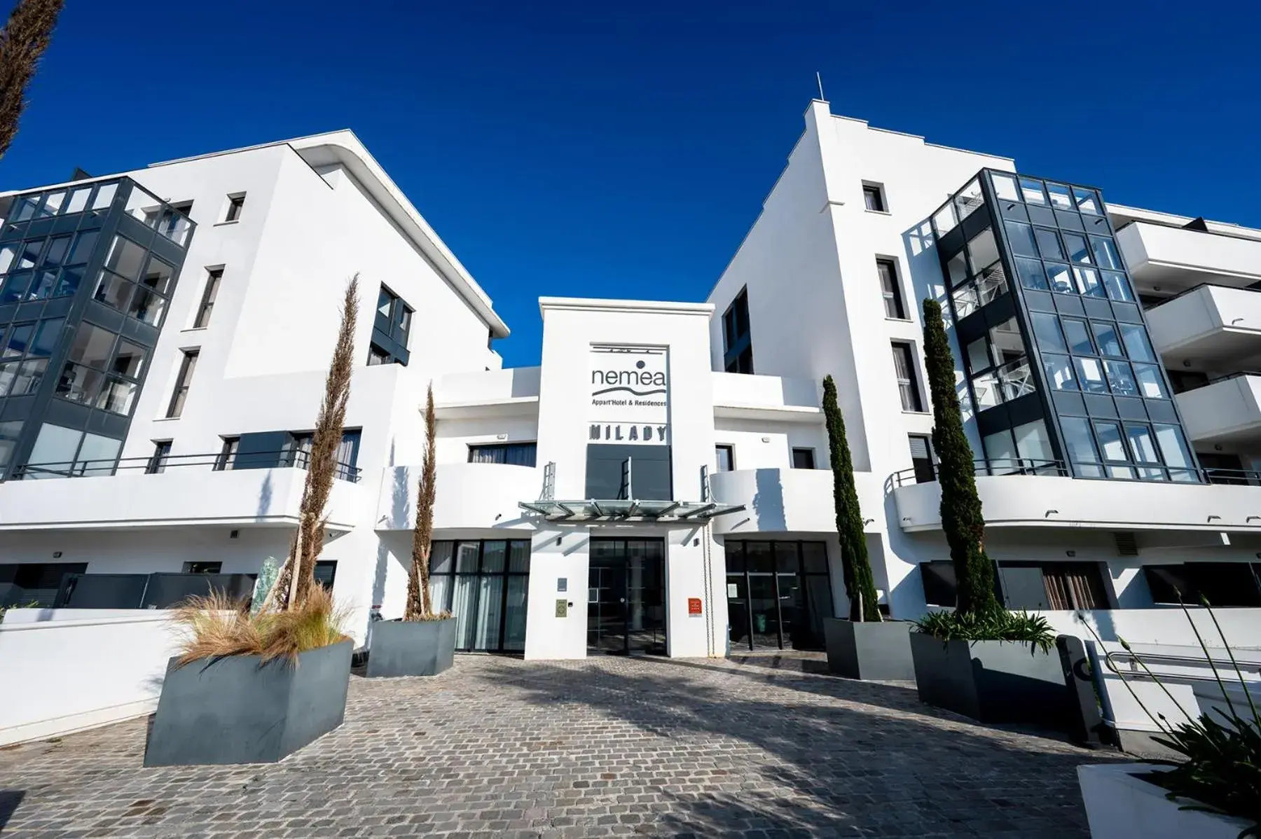 Property building in Nemea Appart Hotel Les Hauts de Milady Biarritz Property building in Nemea Appart Hotel Les Hauts de Milady Biarritz