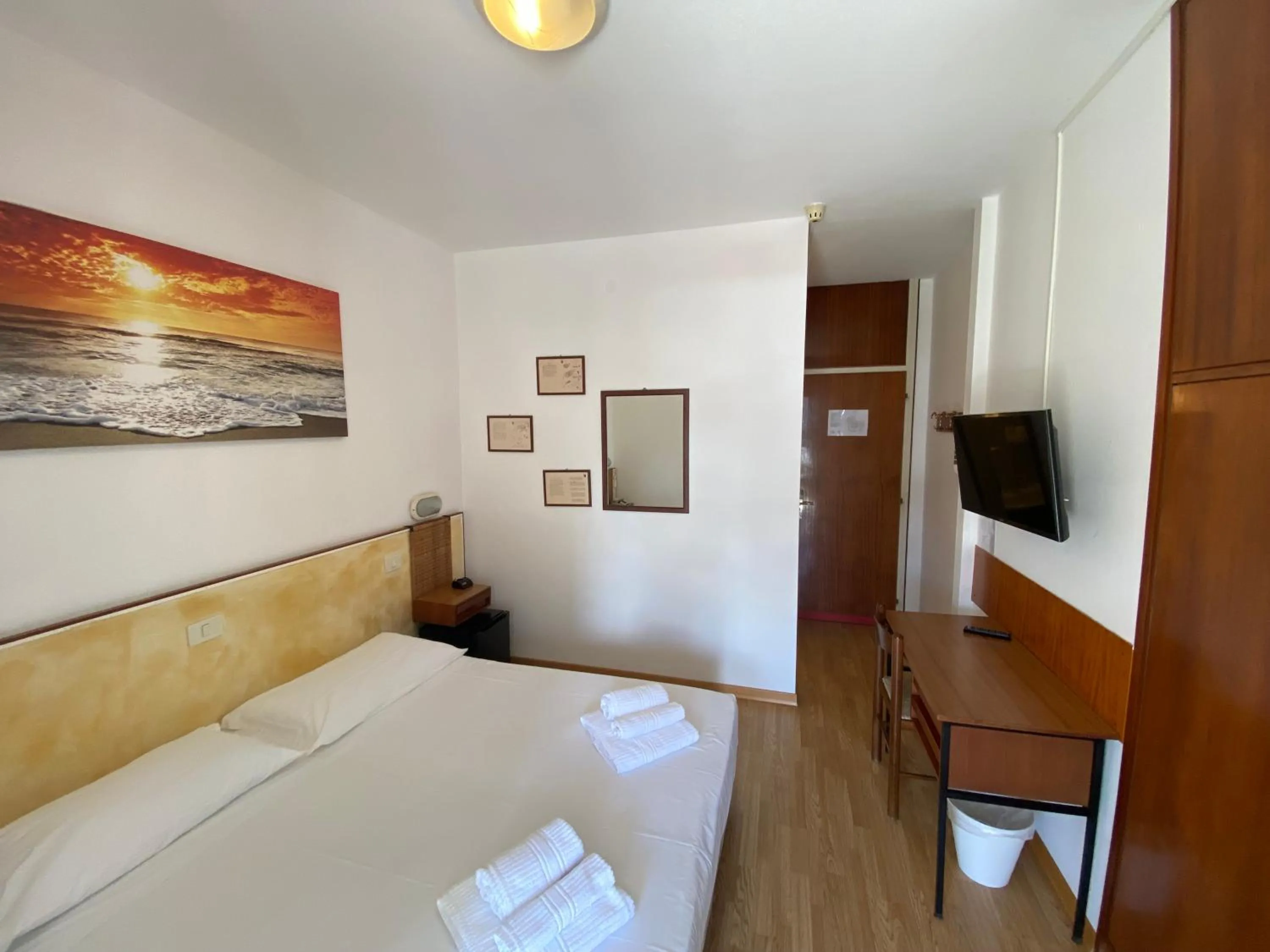 Bedroom, Bed in Hotel Helvetia