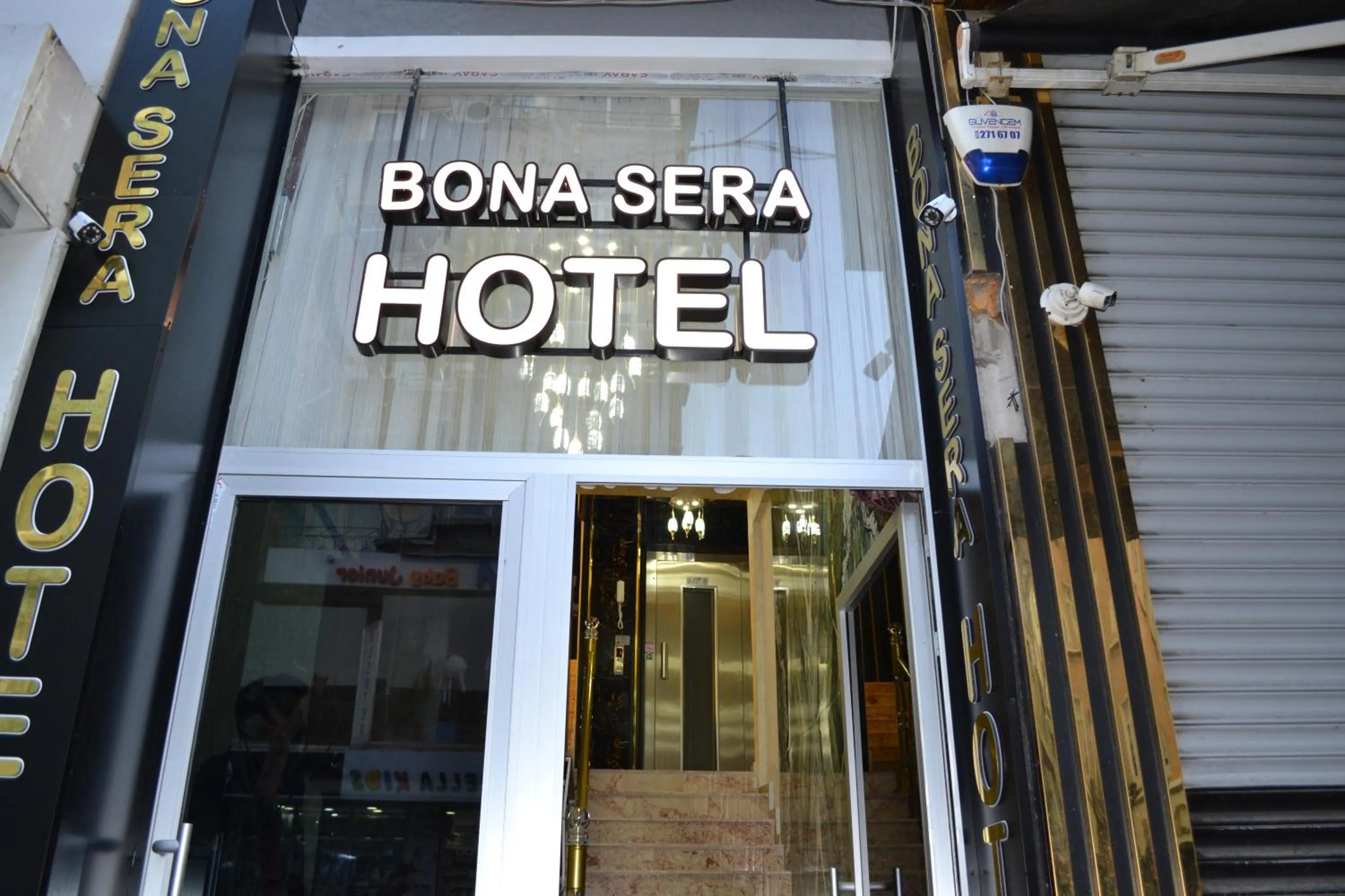 Facade/entrance in Bona Sera Hotel