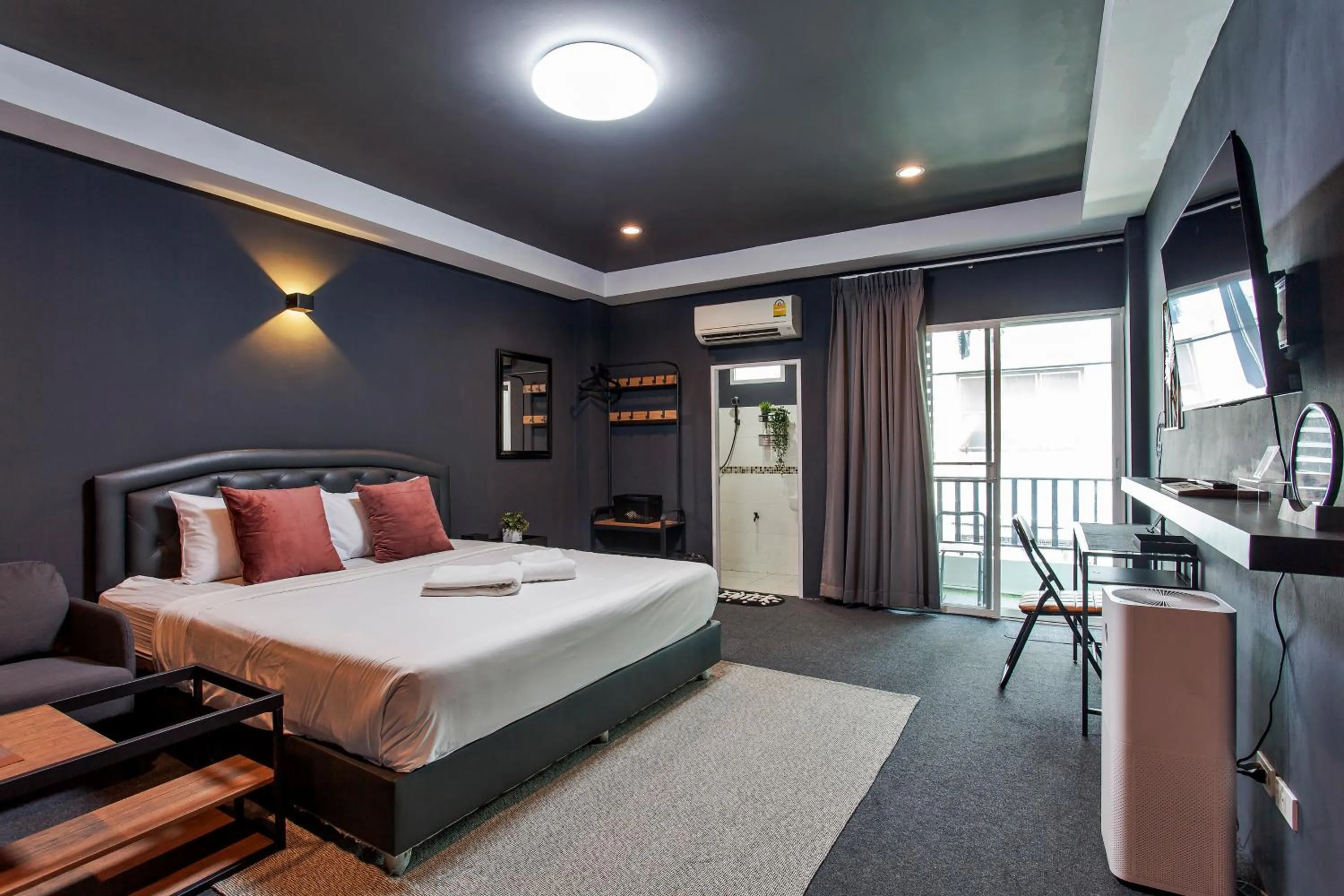 Cozzi by Grand Airport Resort