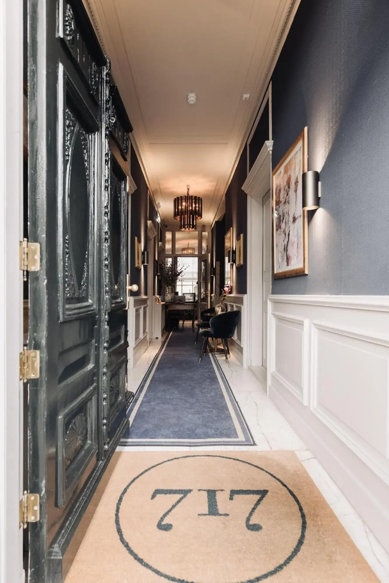 Property building in Hotel 717 Property building in Hotel 717