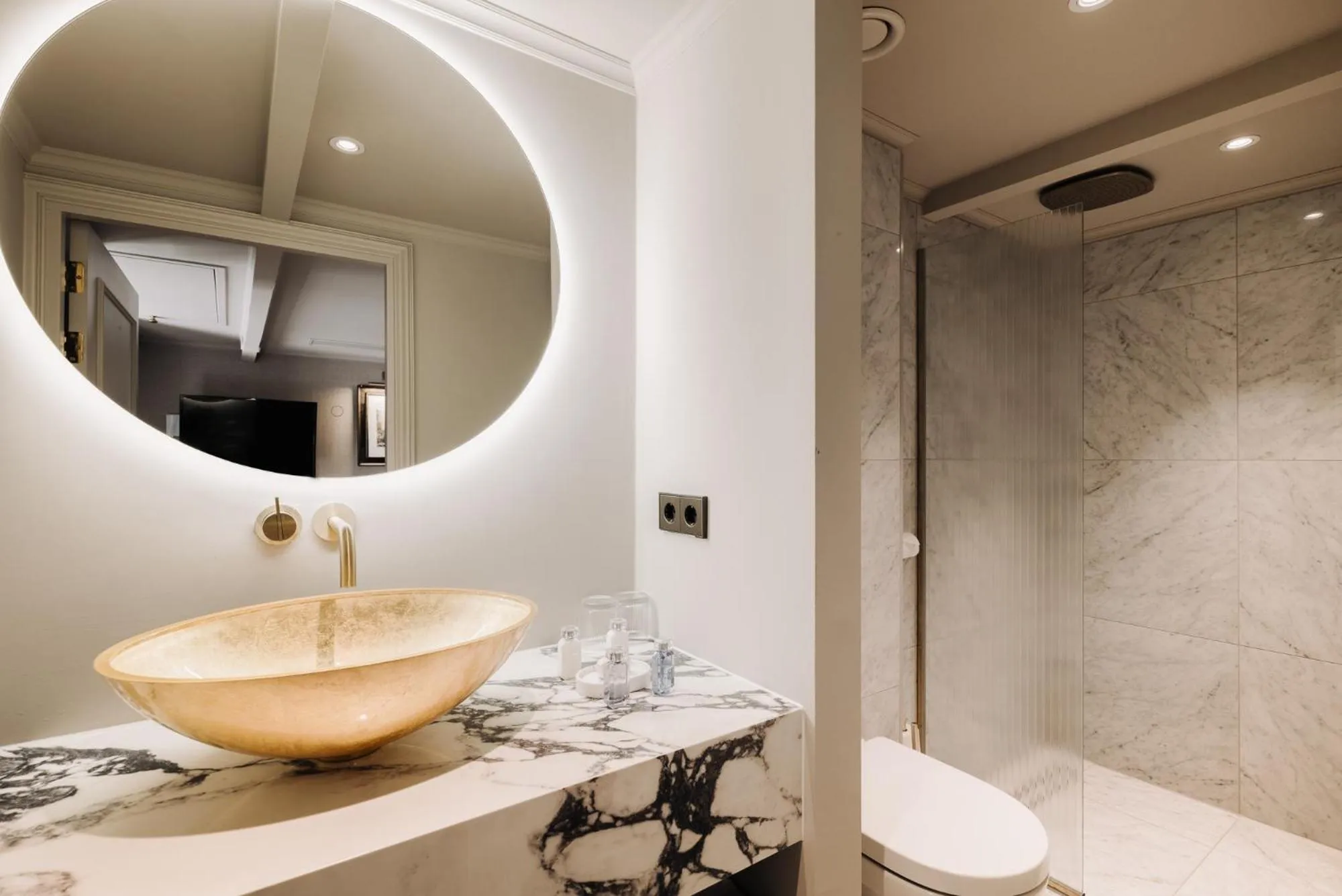 Bathroom in Hotel 717