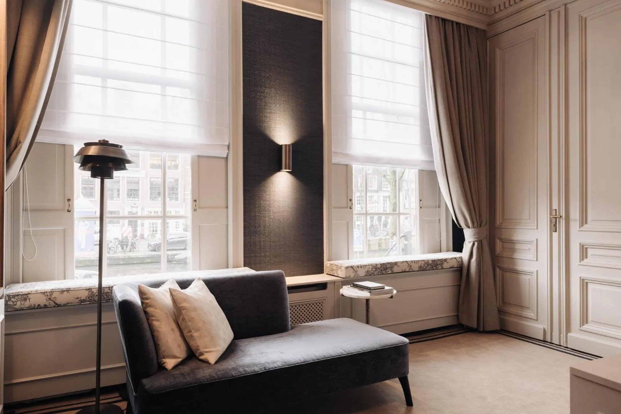 Seating area in Hotel 717