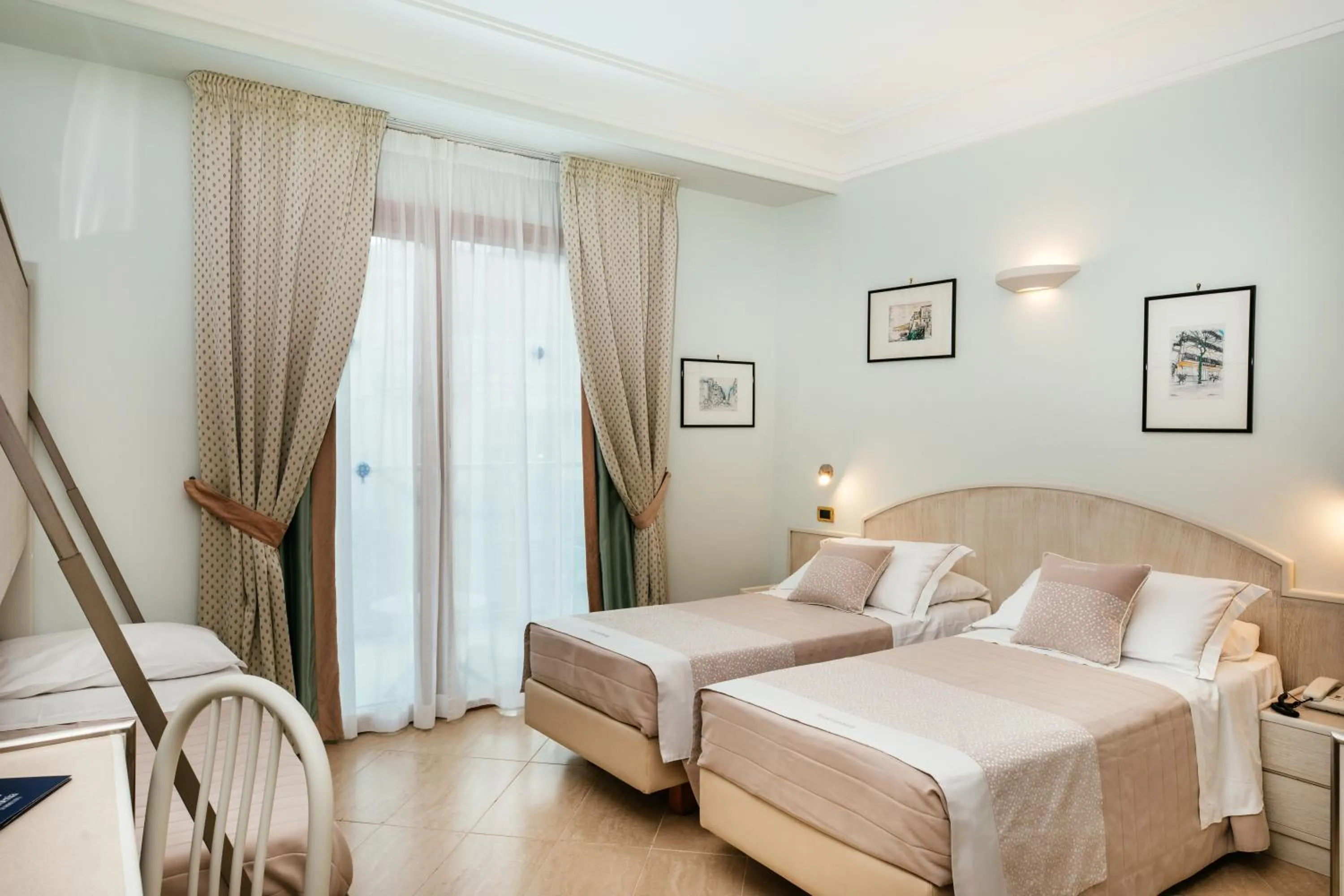 Bedroom, Bed in Hotel Gardenia Sorrento, Ascend Hotel Collection