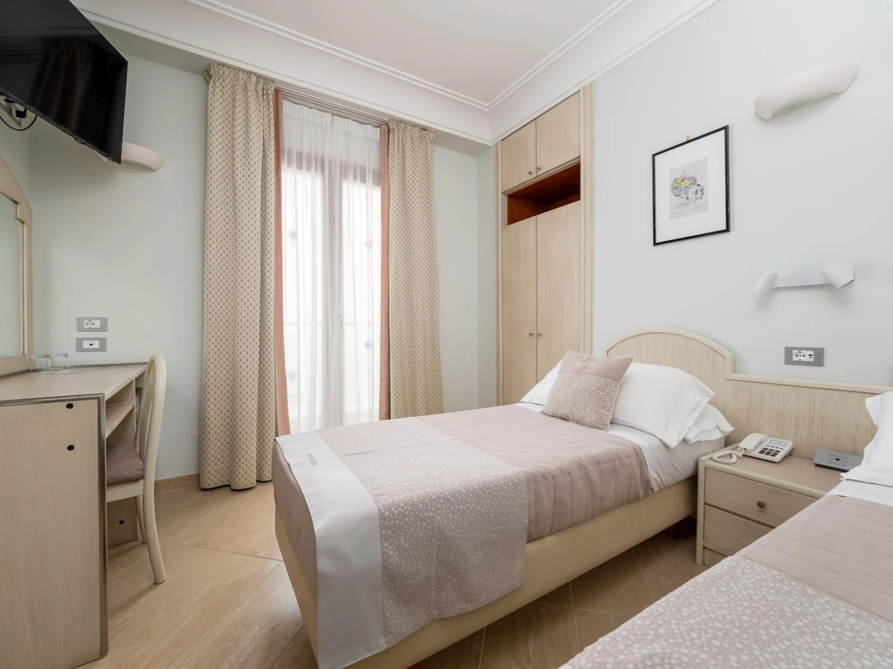 Bedroom, Bed in Hotel Gardenia Sorrento, Ascend Hotel Collection