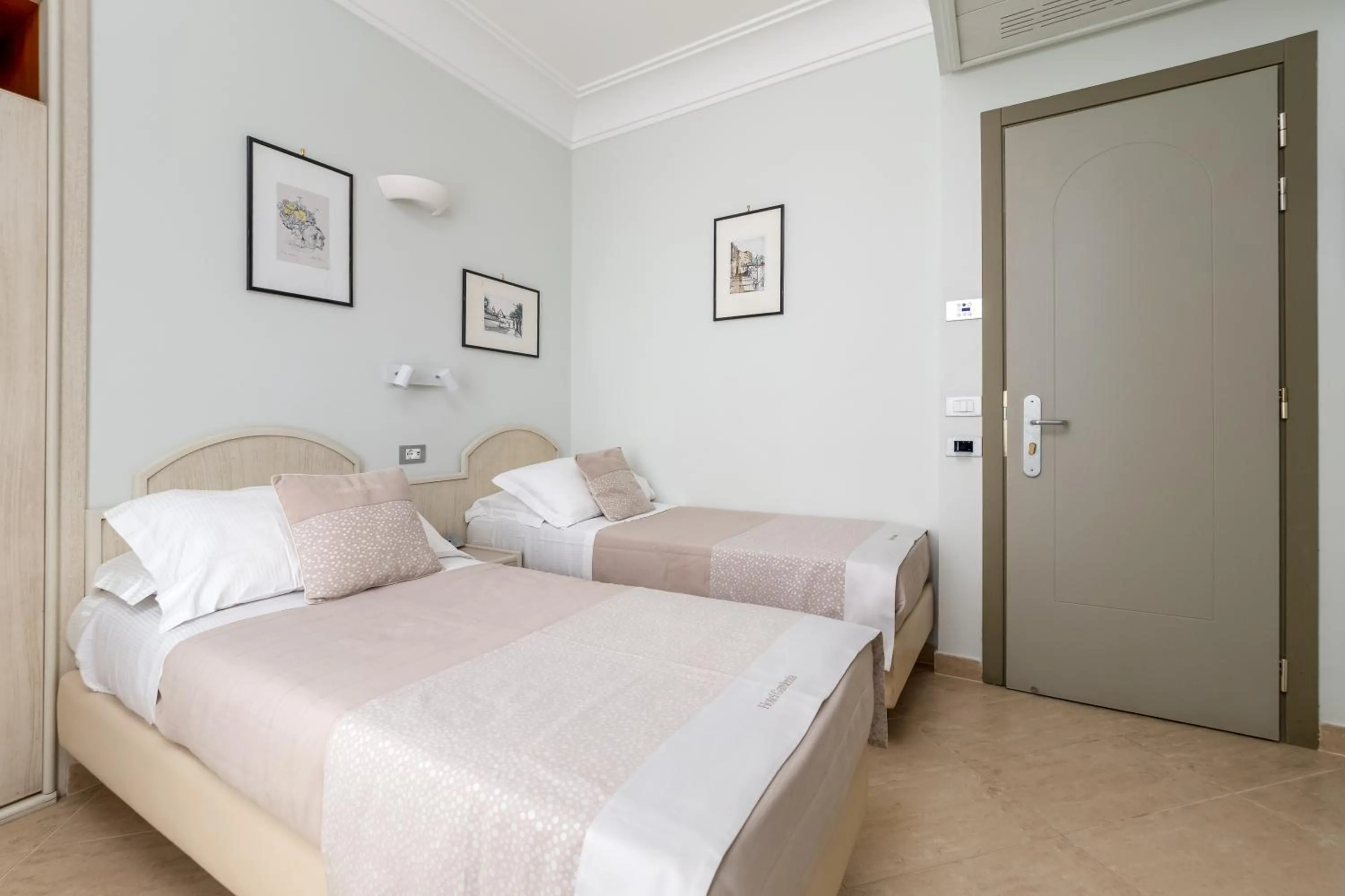 Bedroom, Bed in Hotel Gardenia Sorrento, Ascend Hotel Collection