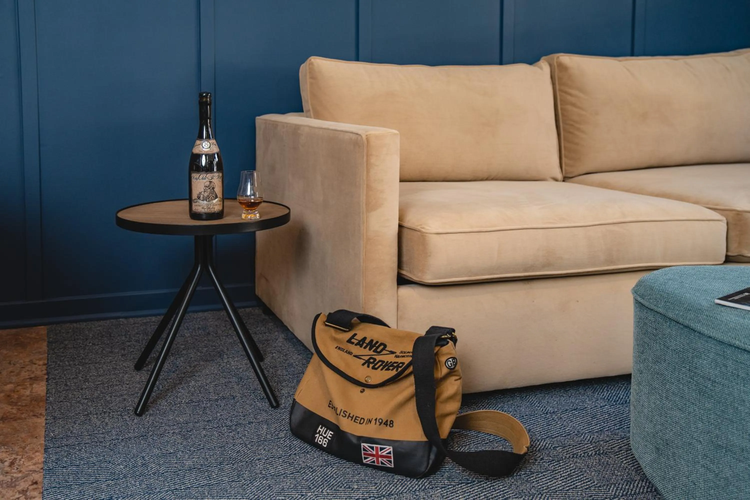 Living room in Bardstown Motor Lodge