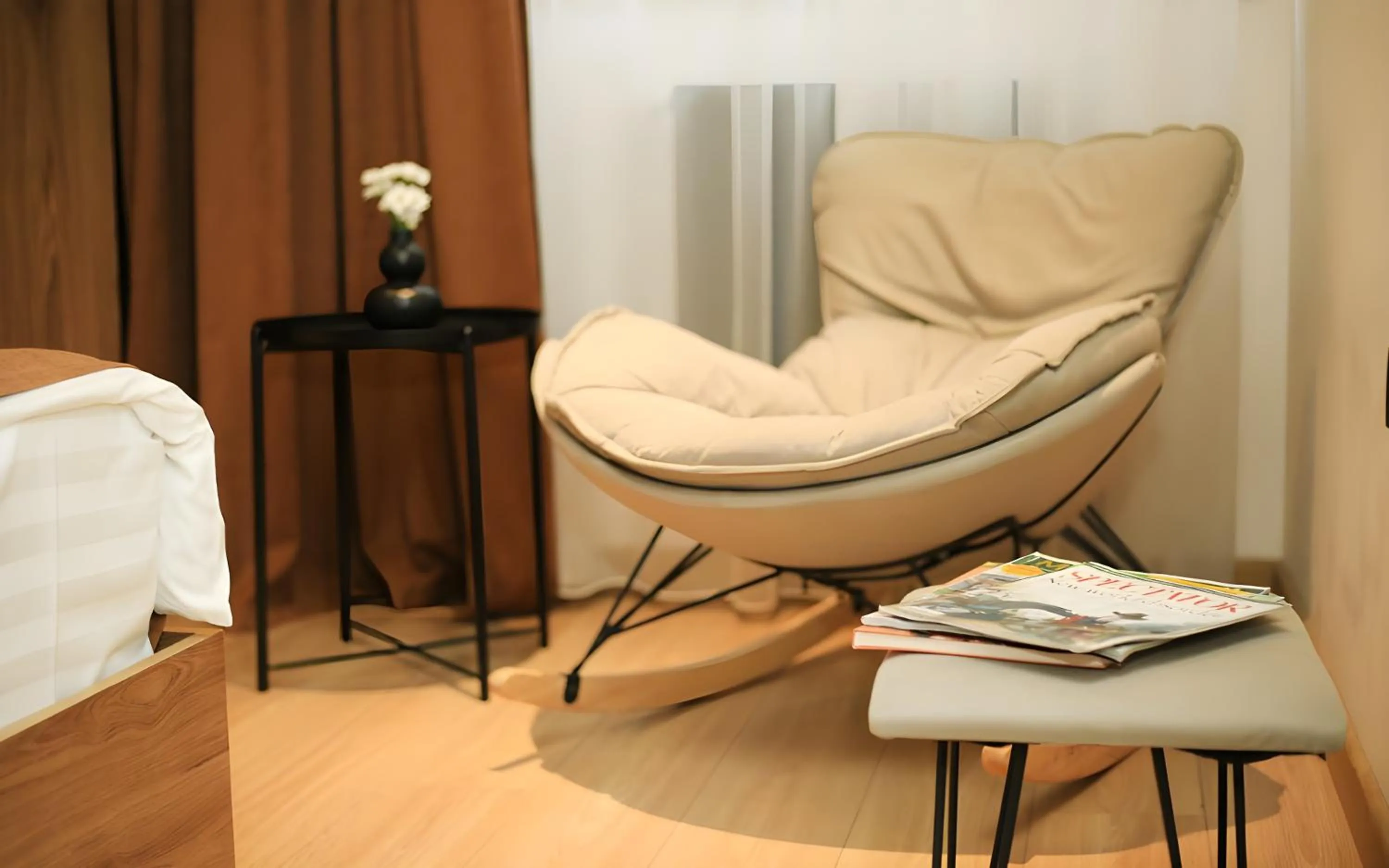 Seating area in Rooms Apart Hotel by RED