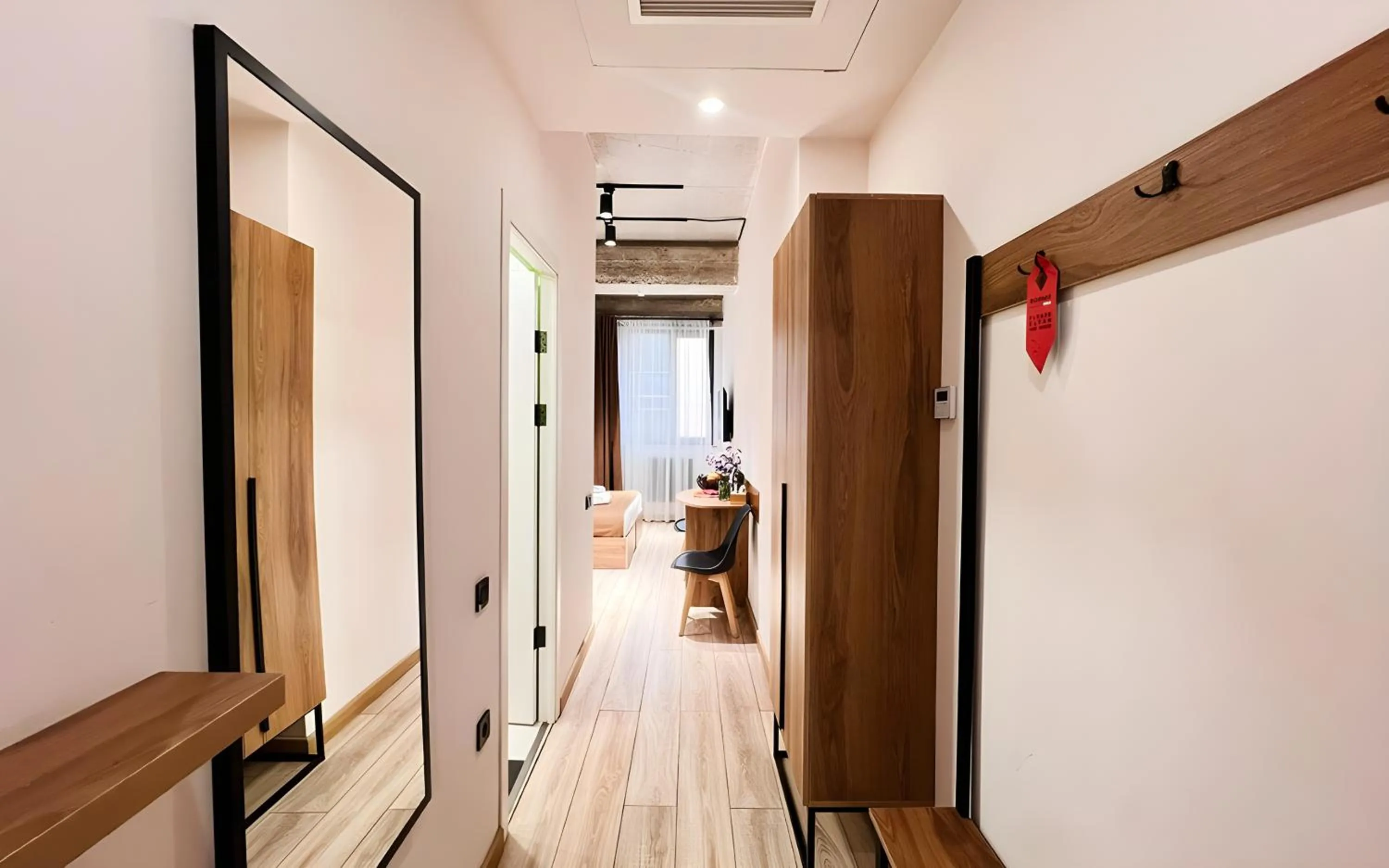 Photo of the whole room in Rooms Apart Hotel by RED