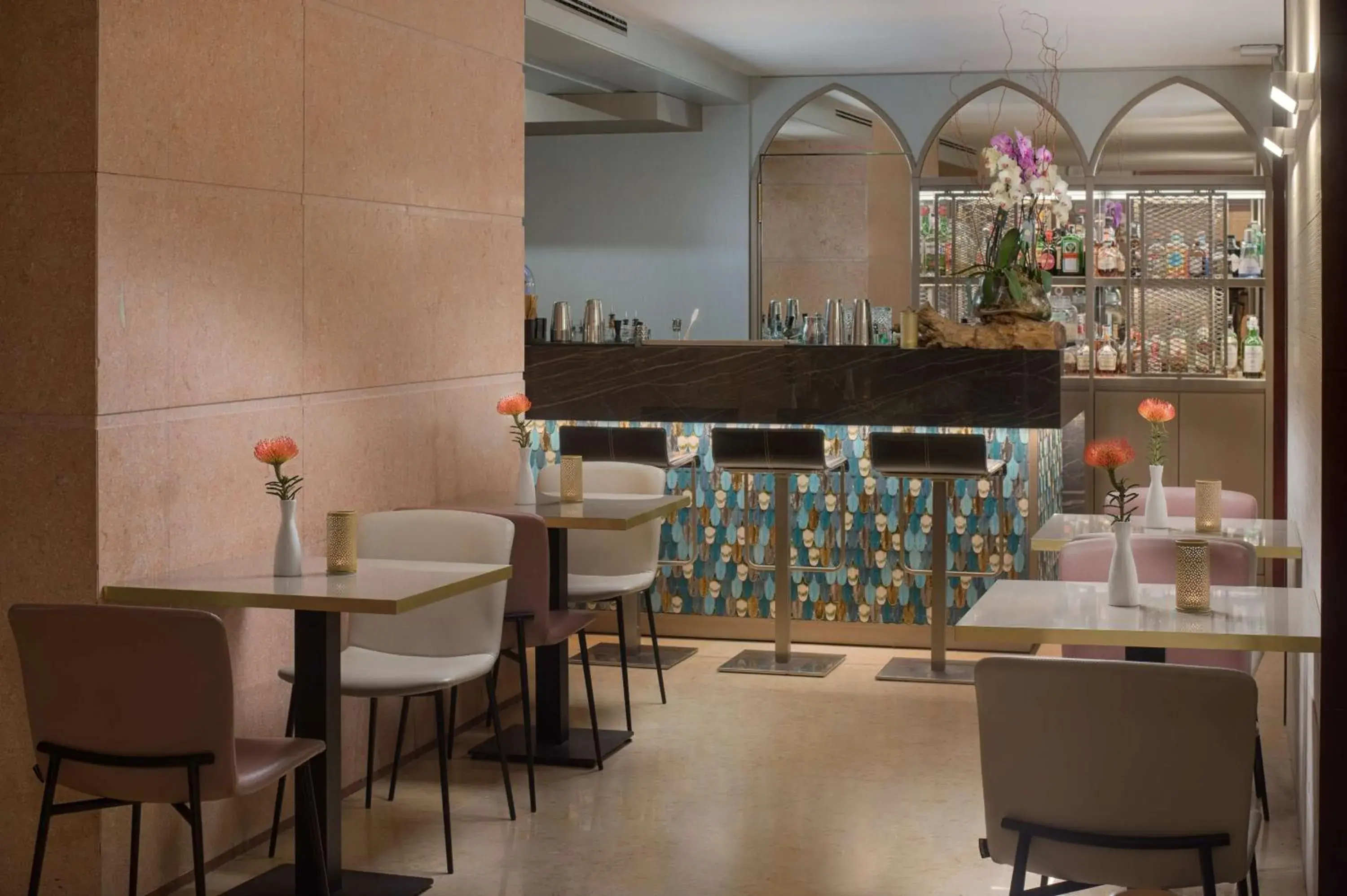 Lounge or bar in NH Palermo Lounge or bar in NH Palermo