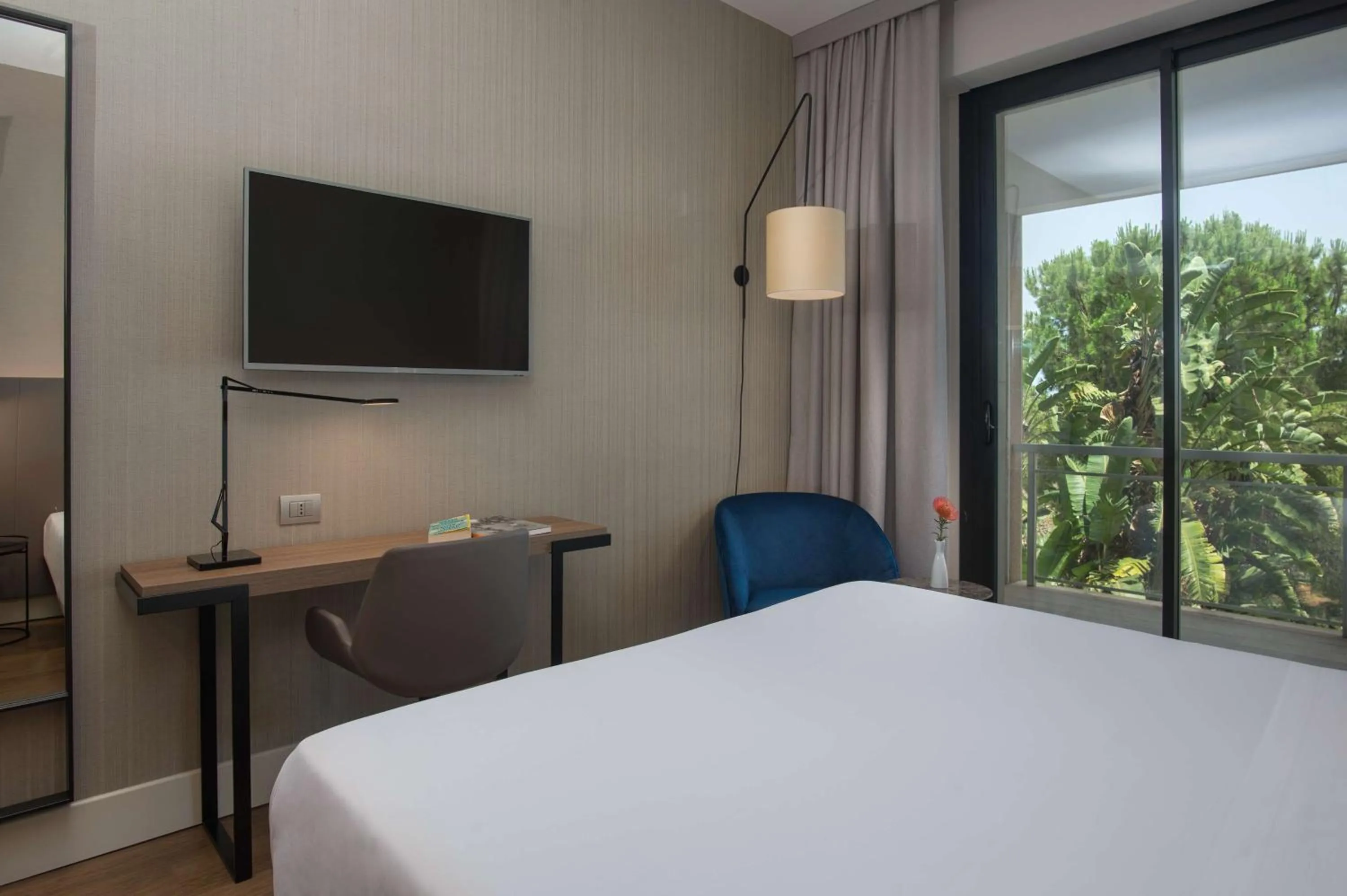 TV and multimedia, Bed in NH Palermo