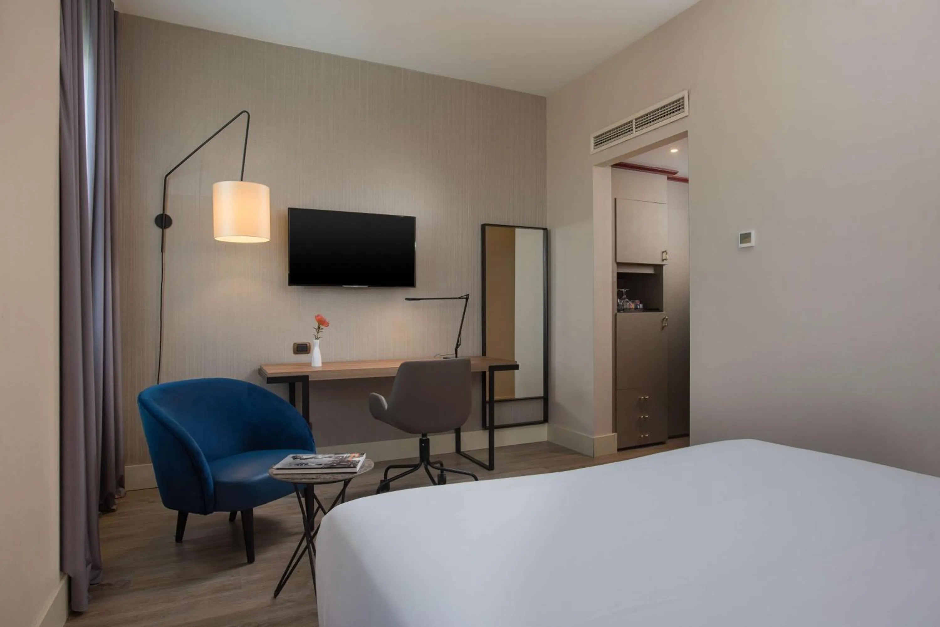 TV and multimedia, Bed in NH Palermo