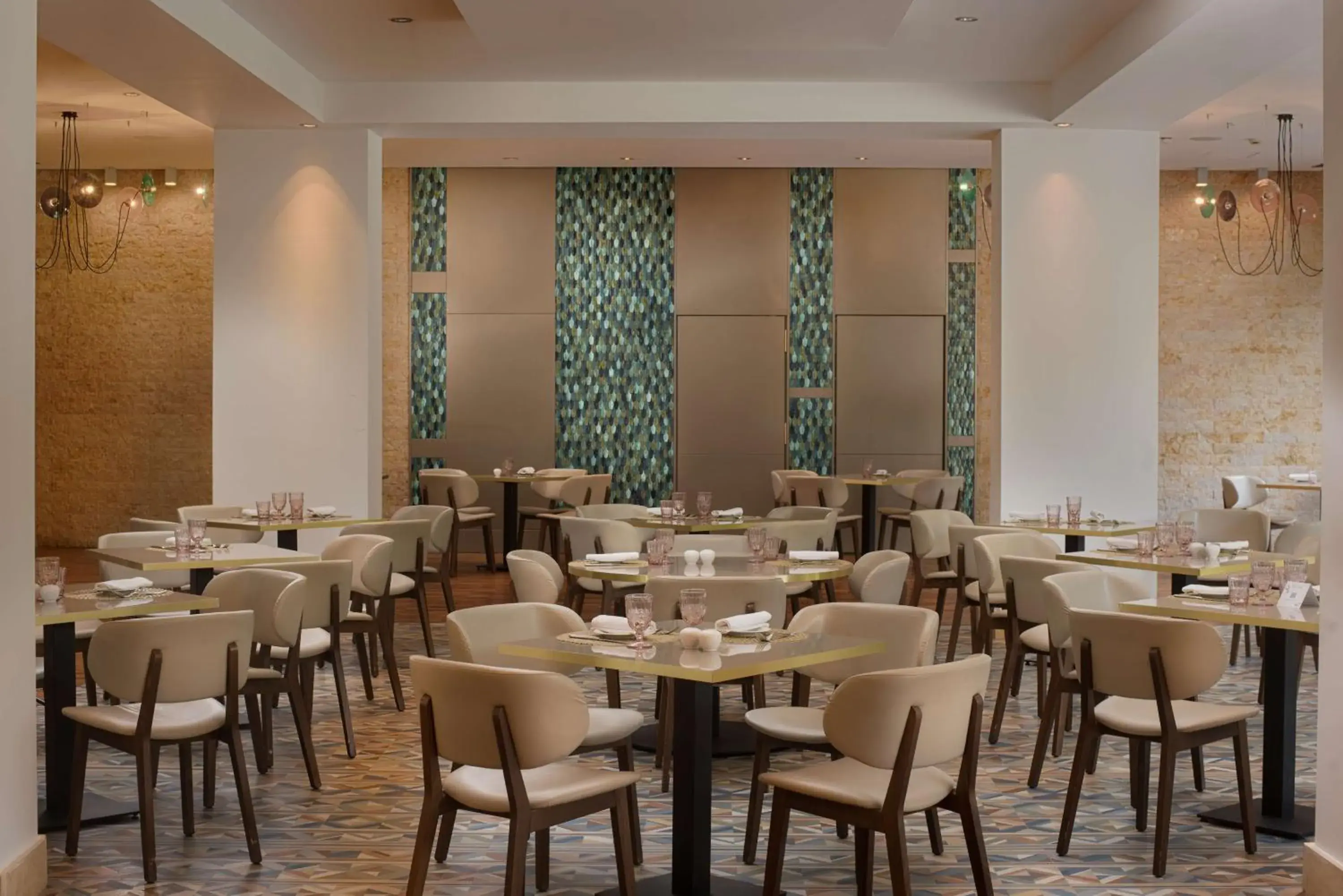 Restaurant/places to eat in NH Palermo Restaurant/places to eat in NH Palermo