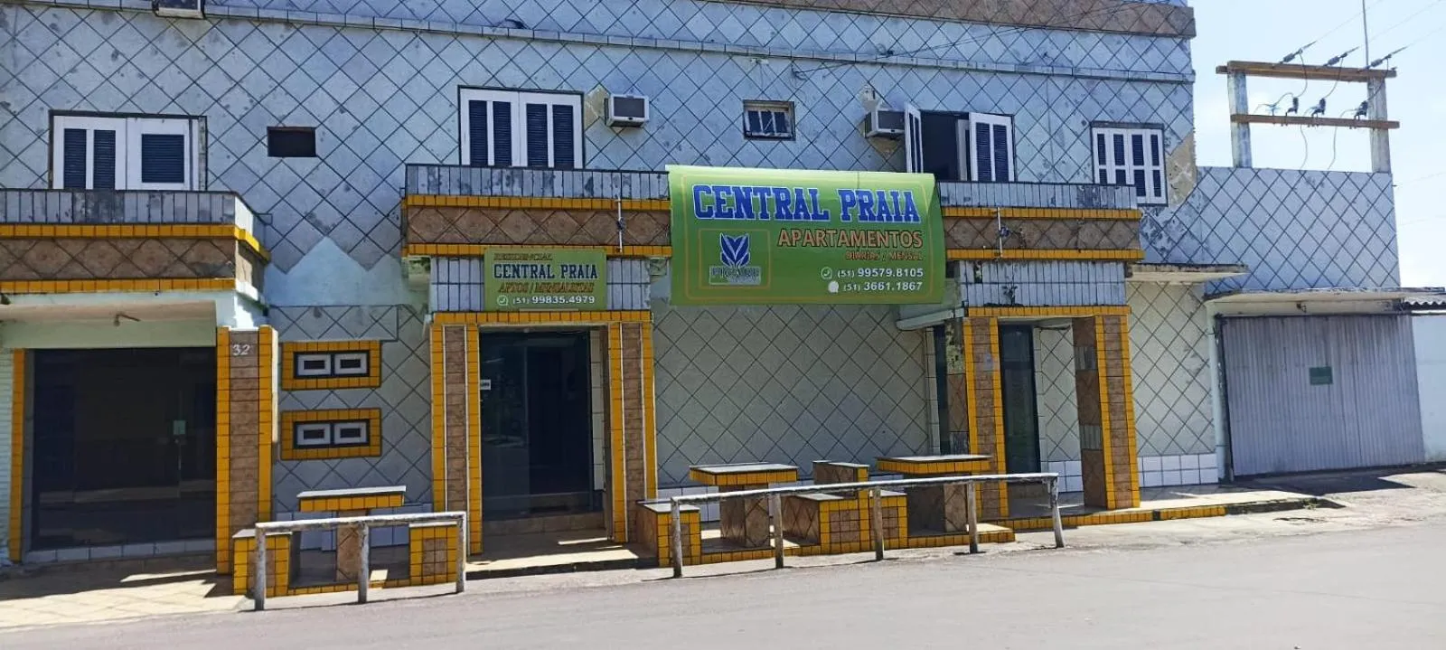 Property building in Hotel Central Praia