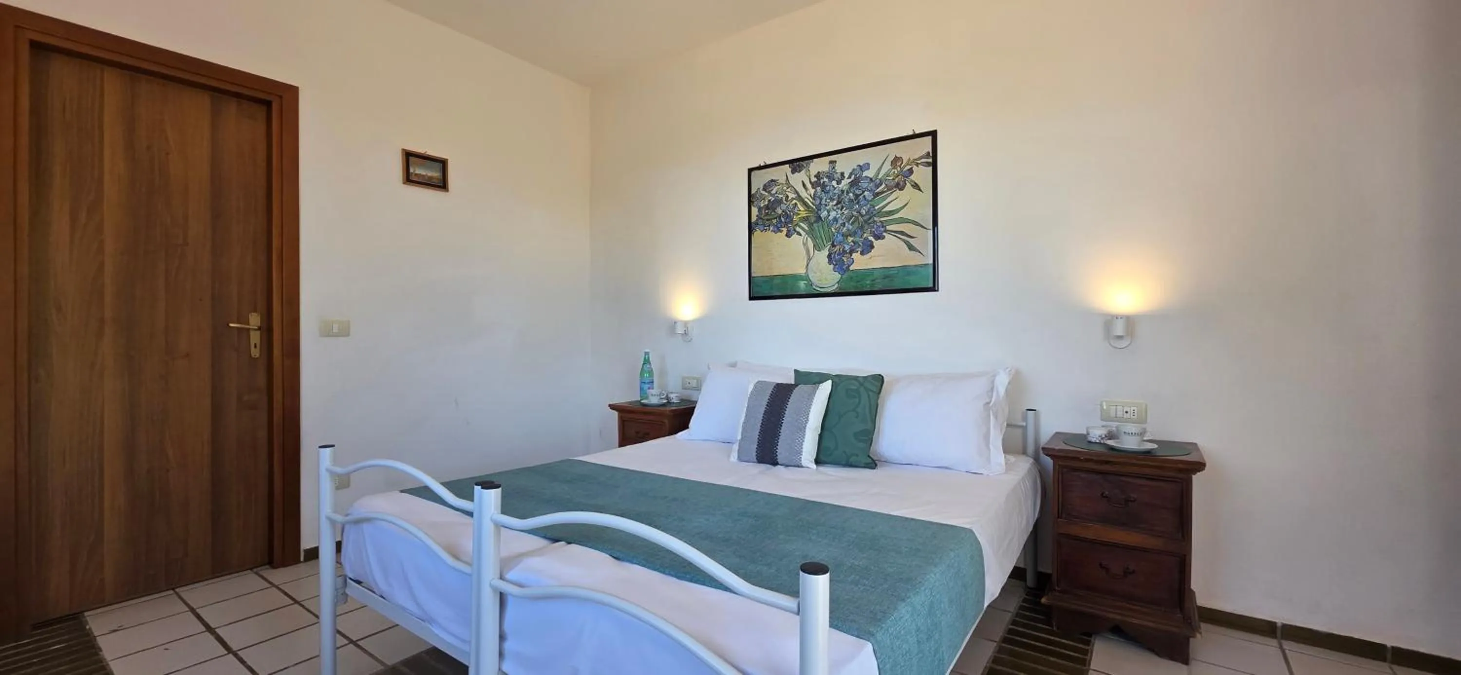 Bed in Hotel Calysea Tropea - Breakfast & Brunch Until 13-00 Included - Free Private Parking