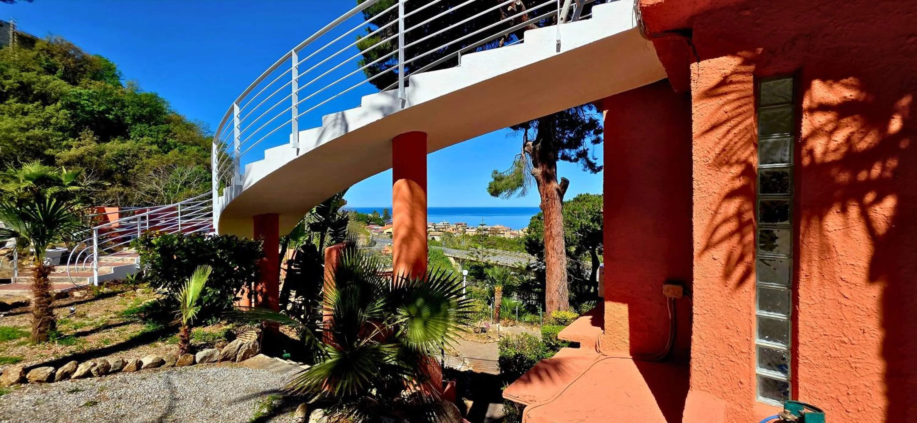 Property building in Hotel Calysea Tropea - Breakfast & Brunch Until 13-00 Included - Free Private Parking