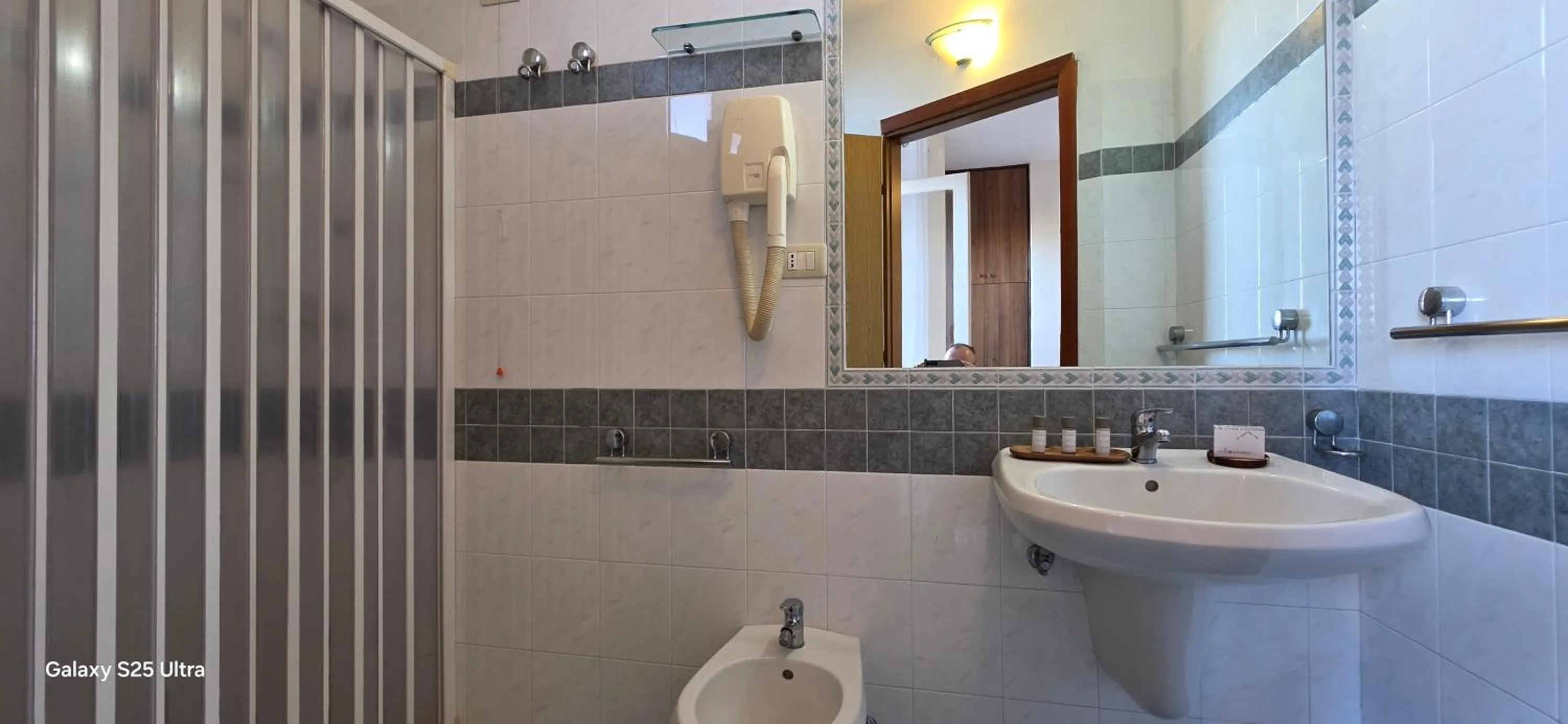 Shower in Hotel Calysea Tropea - Breakfast & Brunch Until 13-00 Included - Free Private Parking