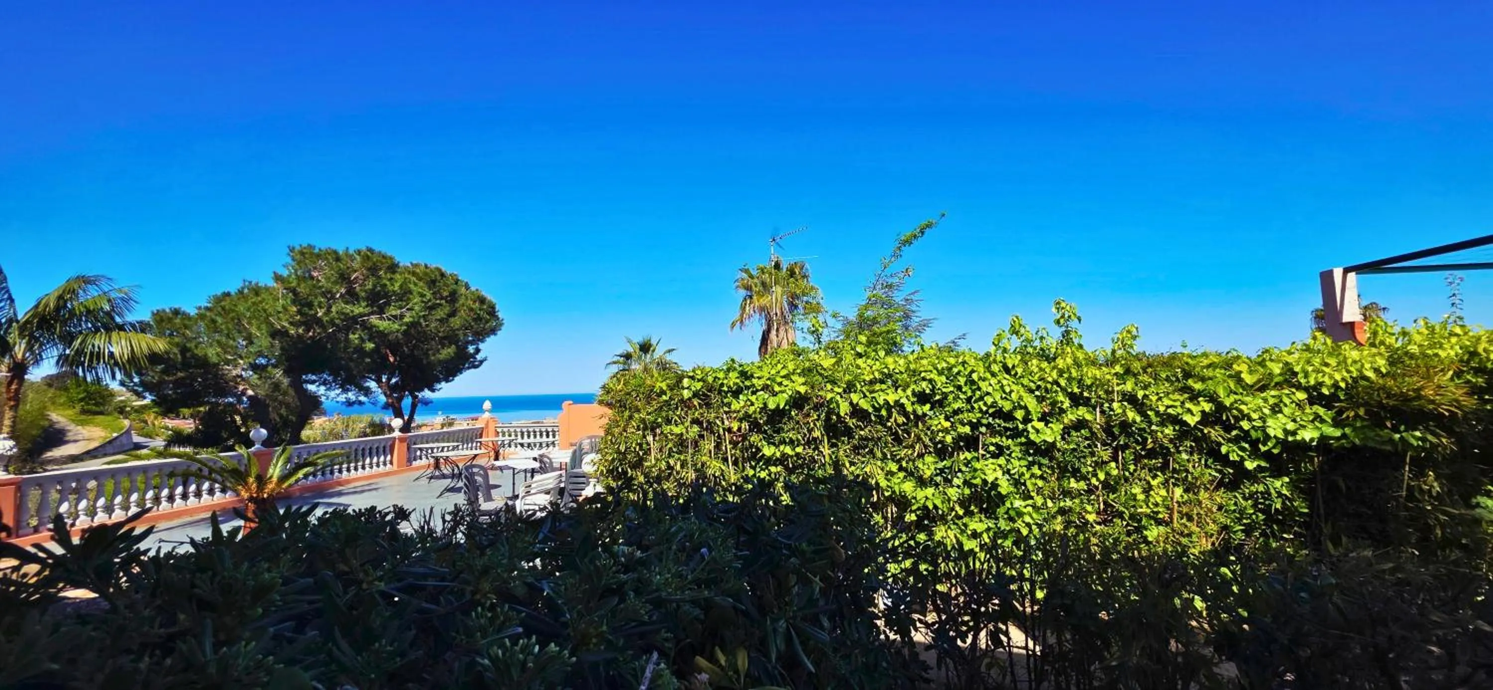 Spring in Hotel Calysea Tropea - Breakfast & Brunch Until 13-00 Included - Free Private Parking